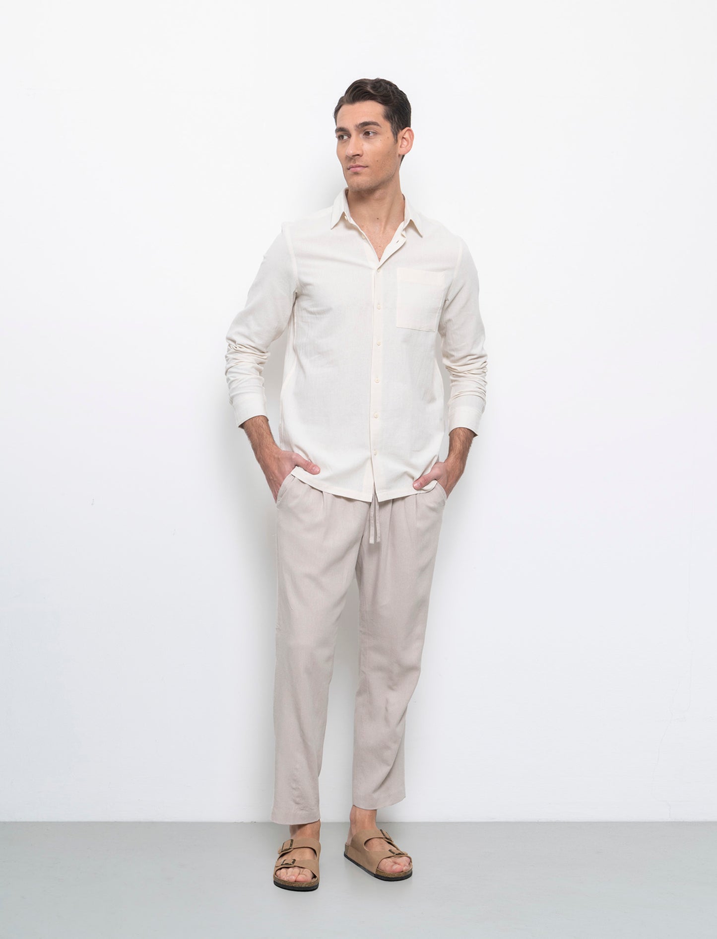 Man's linen blend jogger pants for comfort - Beige