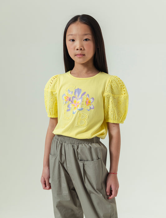 T-shirt con maniche in sangallo da bambina - Giallo