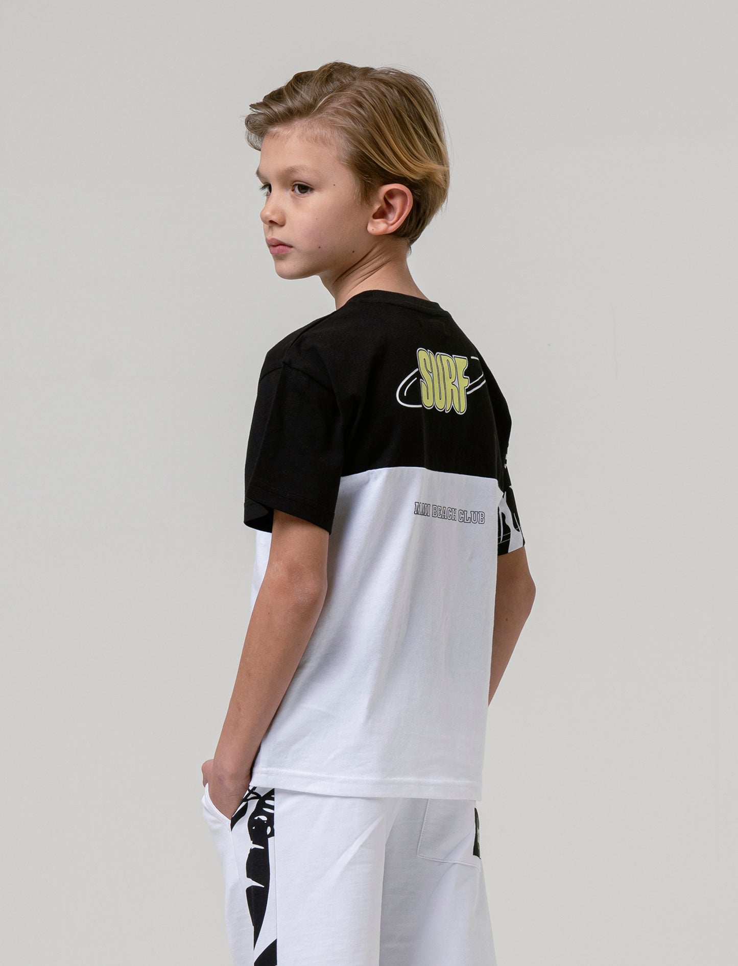 T-shirt bicolor da bambino - Fantasia