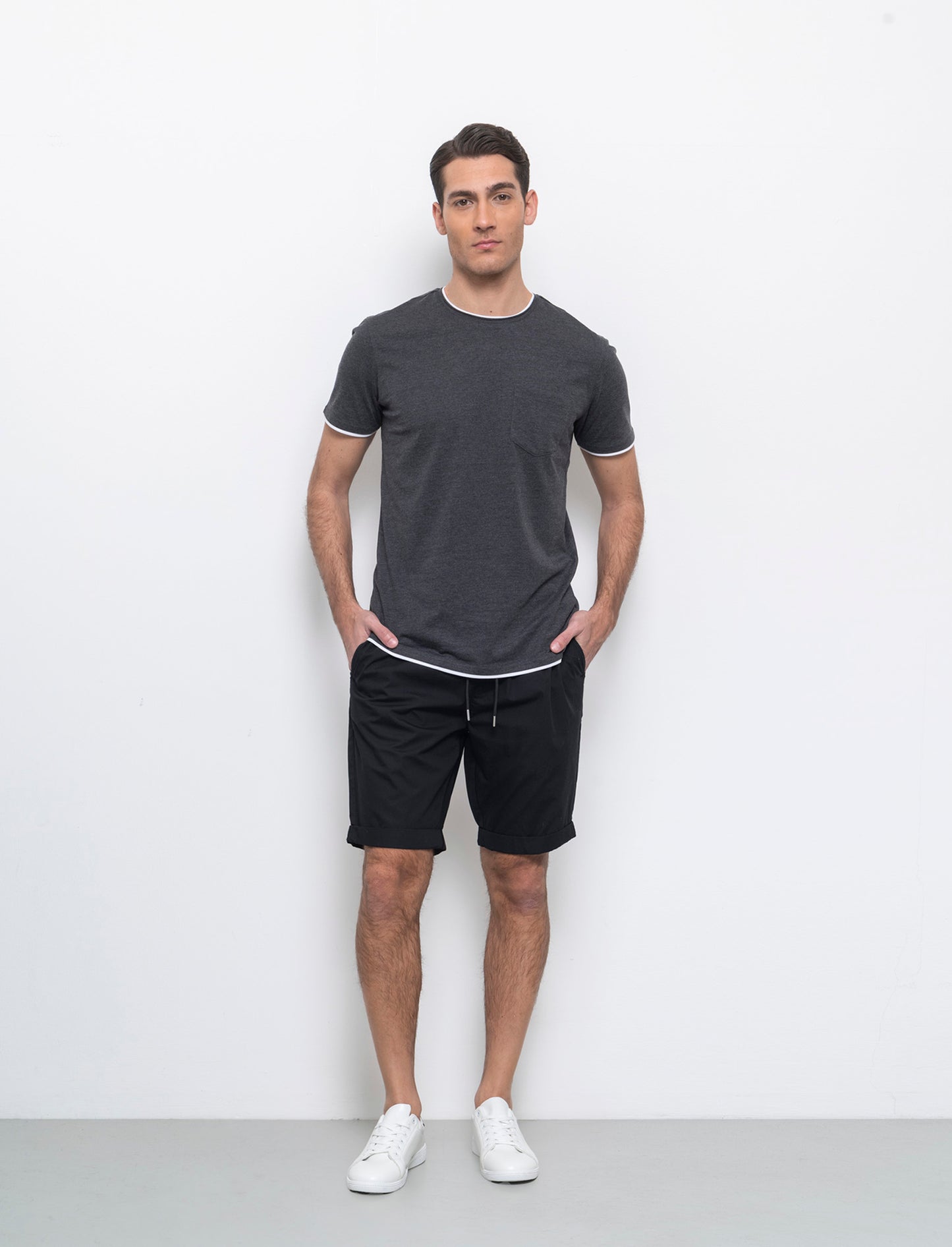 Bermuda jogger in cotone leggero da uomo - Nero