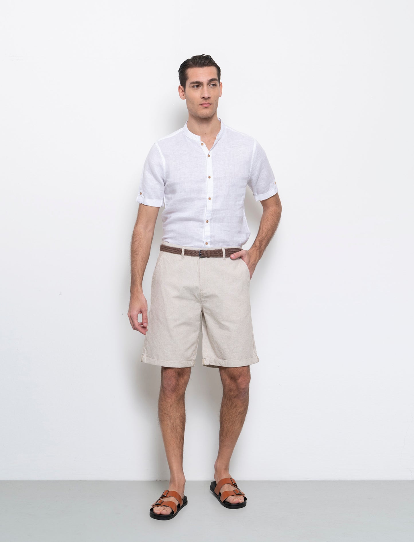 Bermuda a righe con cintura da uomo - Beige