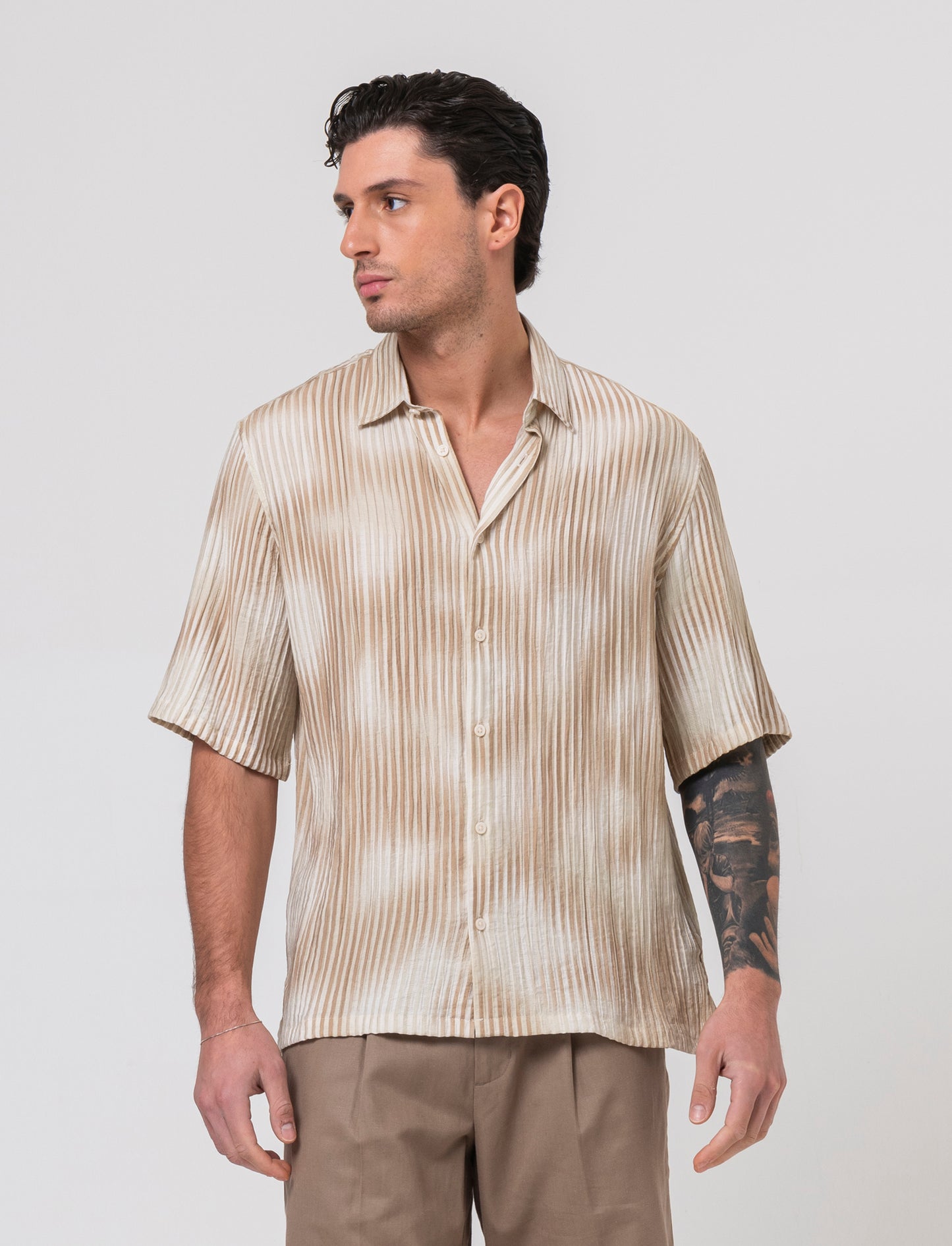 Camicia manica corta goffrata a righe da uomo - Beige