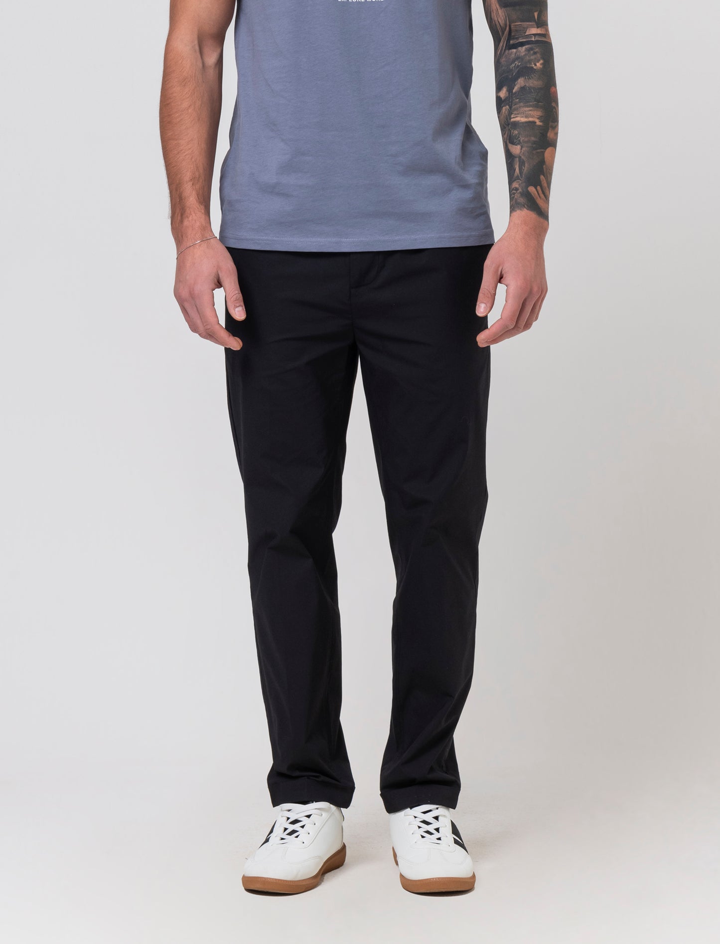 Pantaloni chino jogger in popelin stretch da uomo - Nero