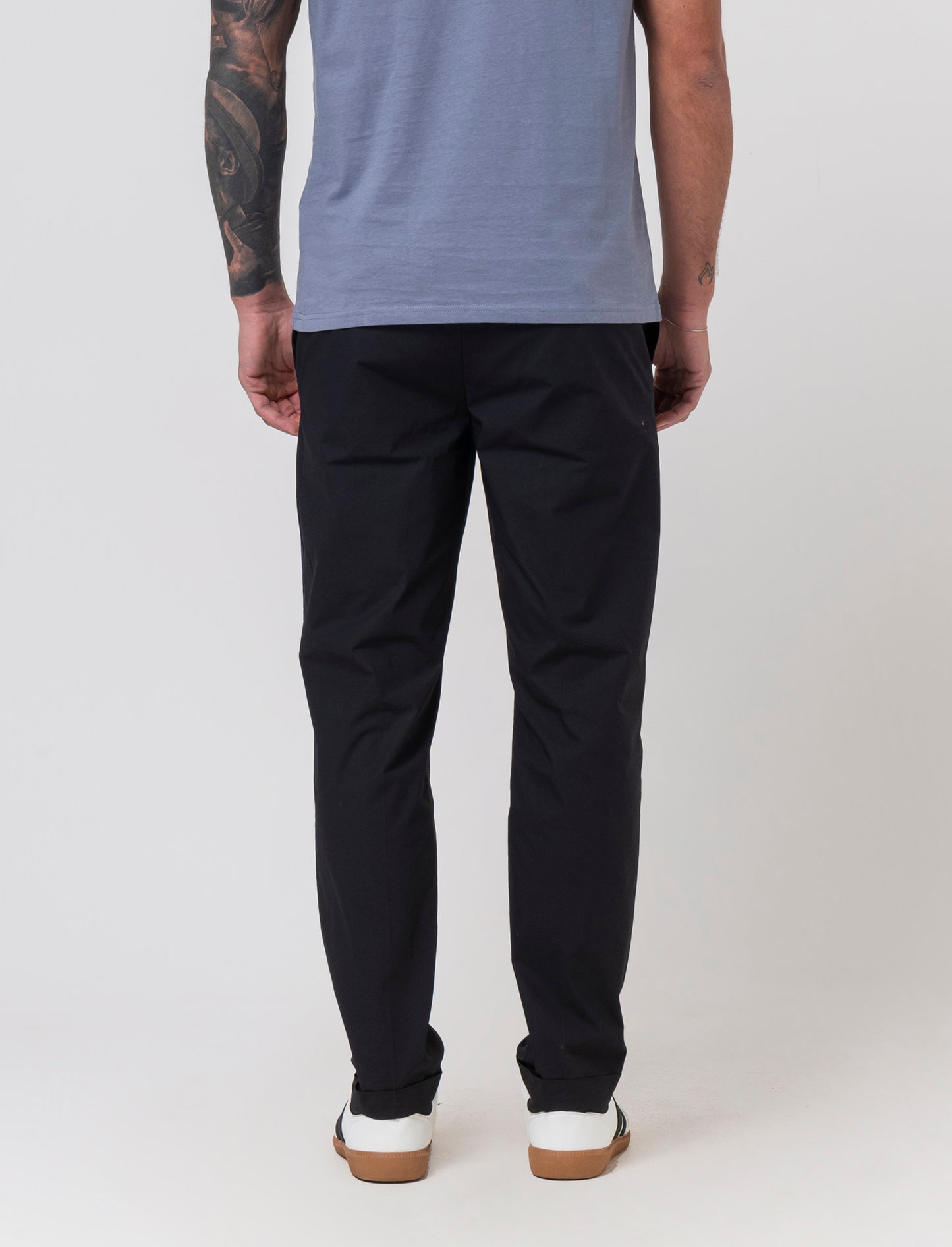 Pantaloni chino jogger in popelin stretch da uomo - Nero