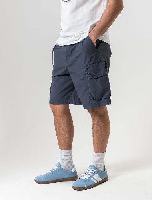 Man's relaxed fit cargo bermuda shorts with belt - Blue