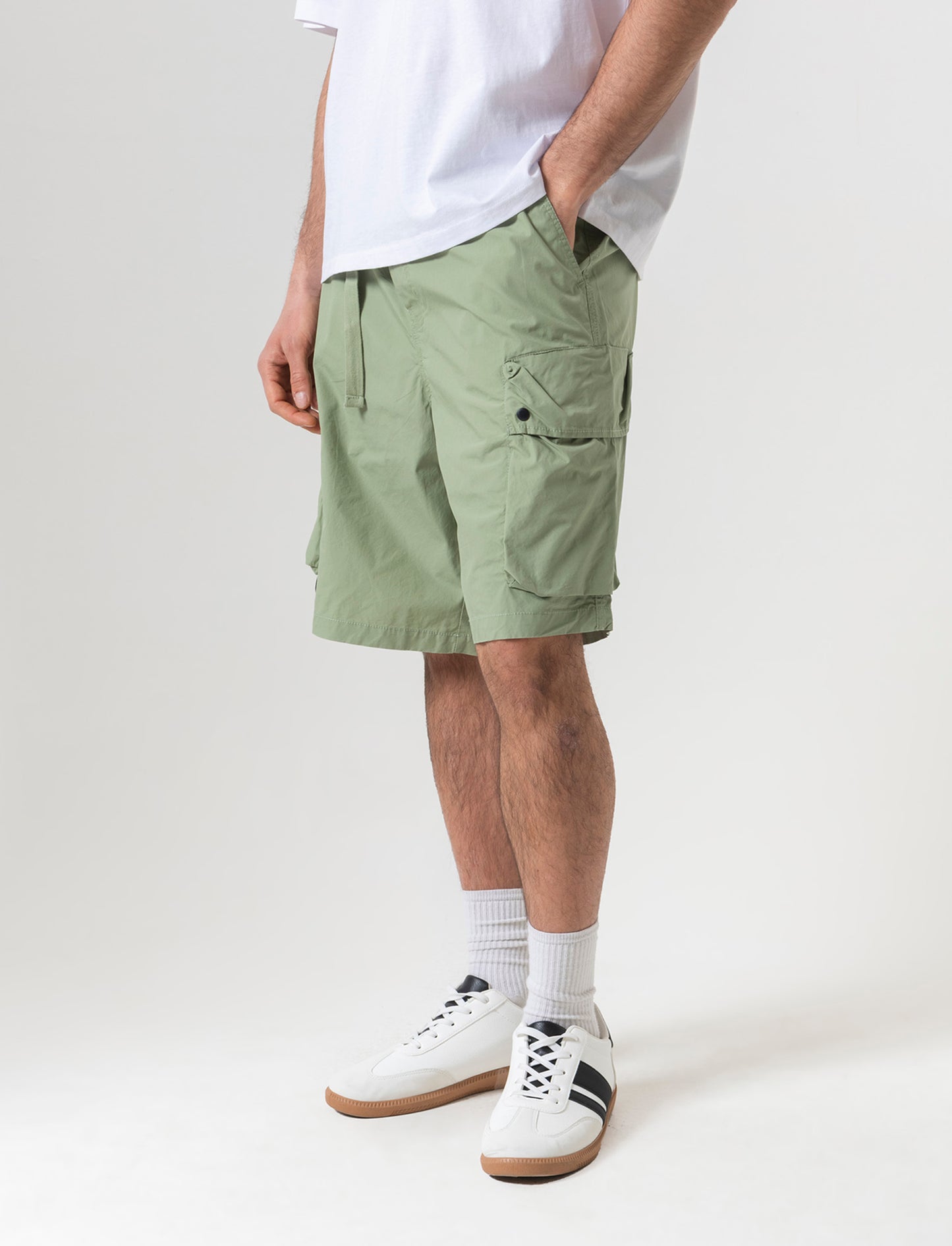 Bermuda cargo con cinturino relaxed fit da uomo - Verde salvia