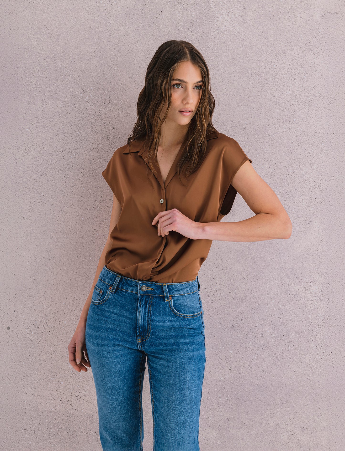 CAMICIA CON MANICHE AD ALETTA - Marrone tabacco