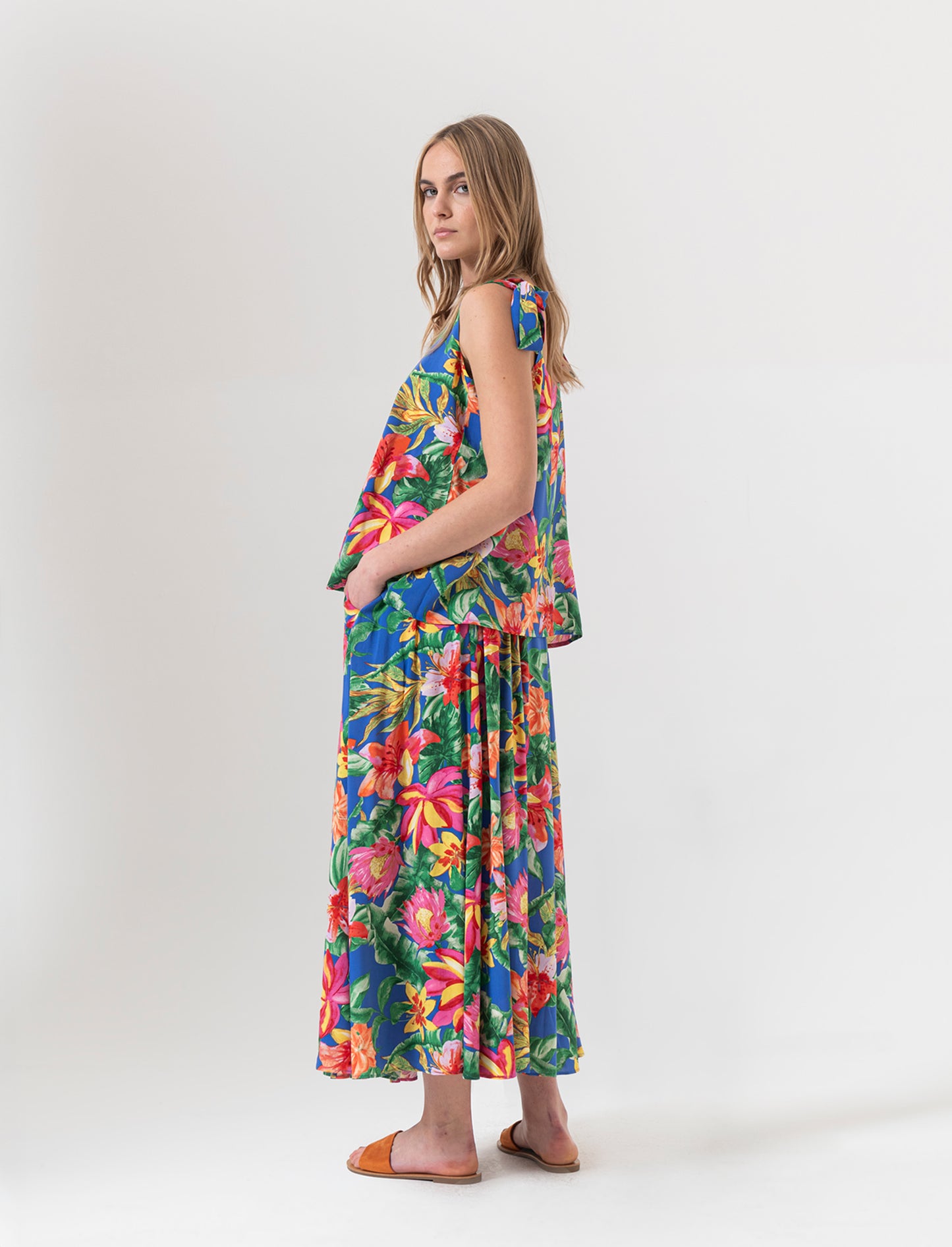 Gonna lunga con tasche da donna - var 2