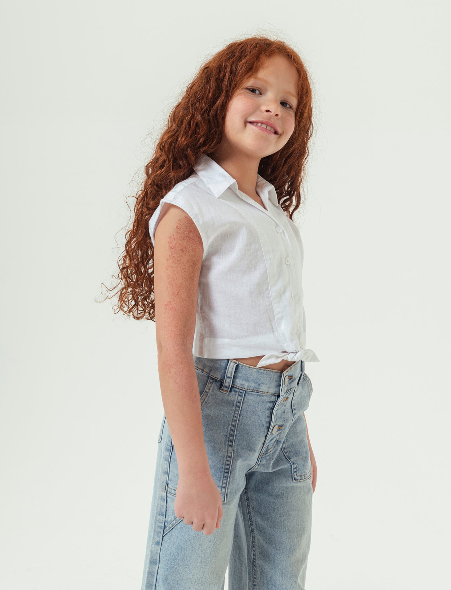 Camicia giromanica con fiocco da bambina - Bianco