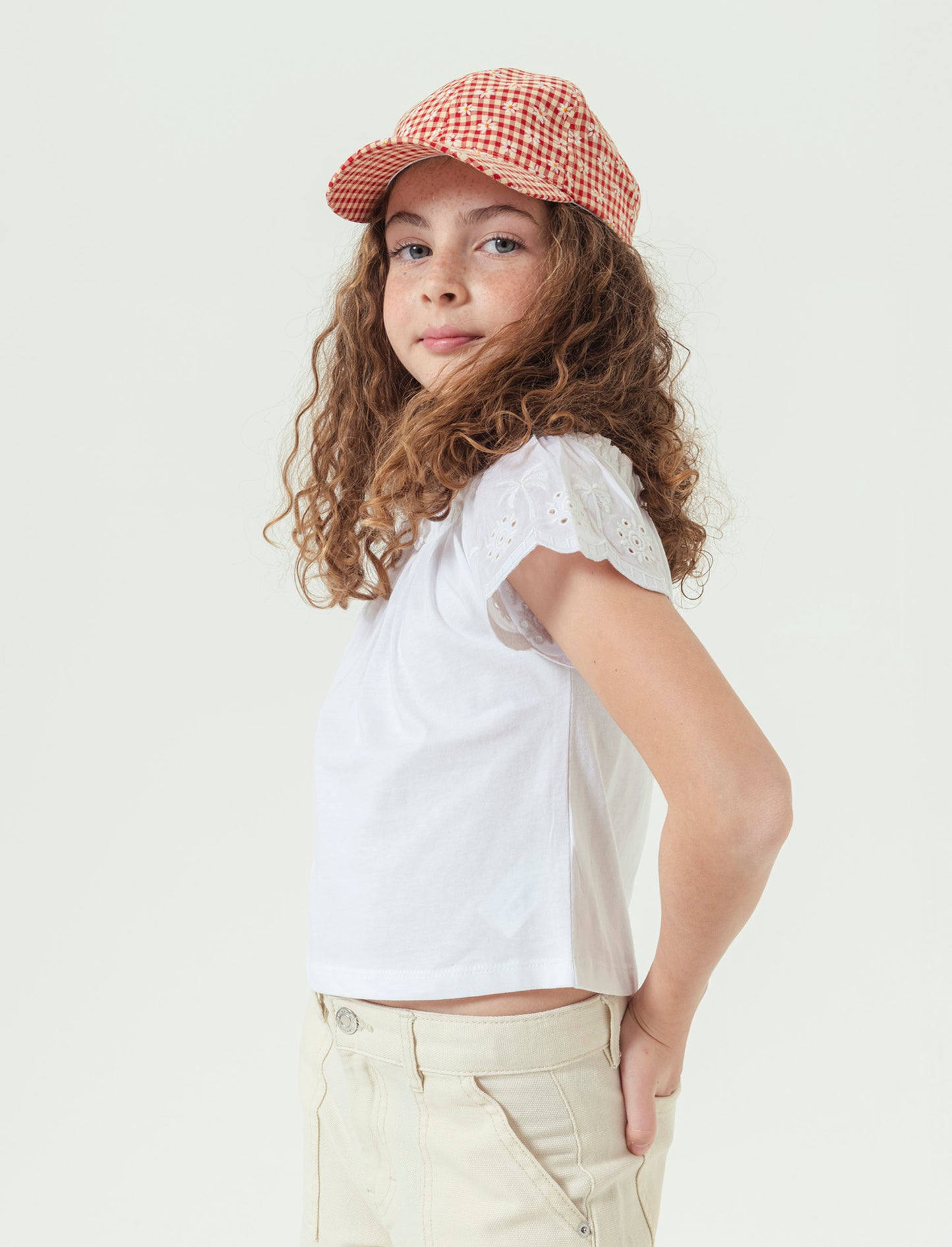 Top in jersey con maniche ricamate da bambina - Bianco
