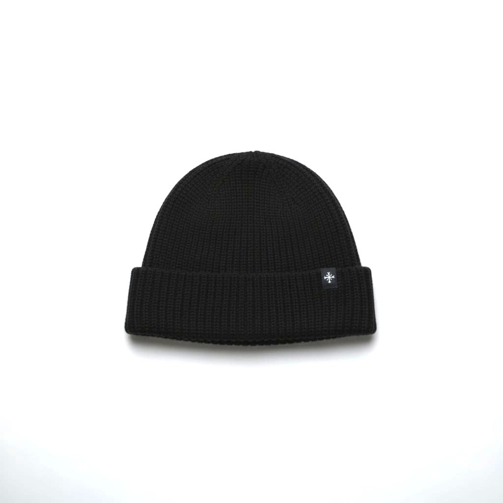 Ribbed Hat with Elegant Cuff - Black