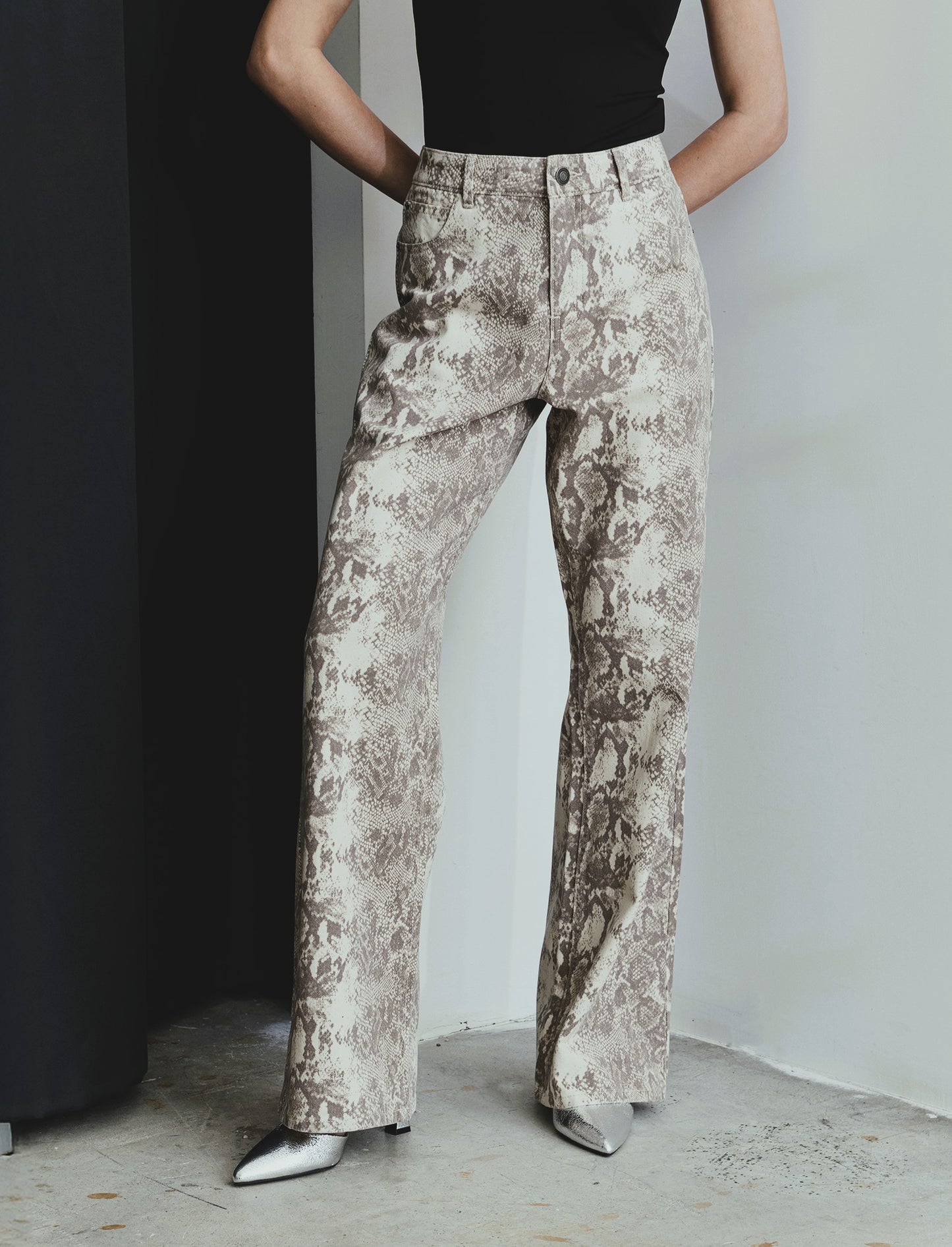 JEANS CON STAMPA ANIMALIER - var 2