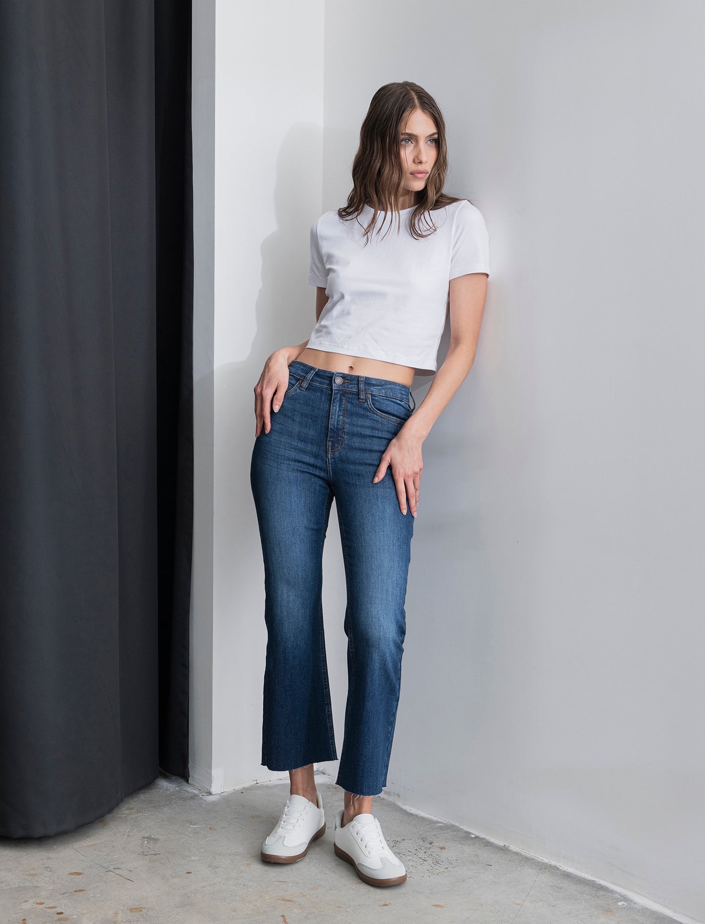 JEANS CROPPED FLARE - DENIM SCURO