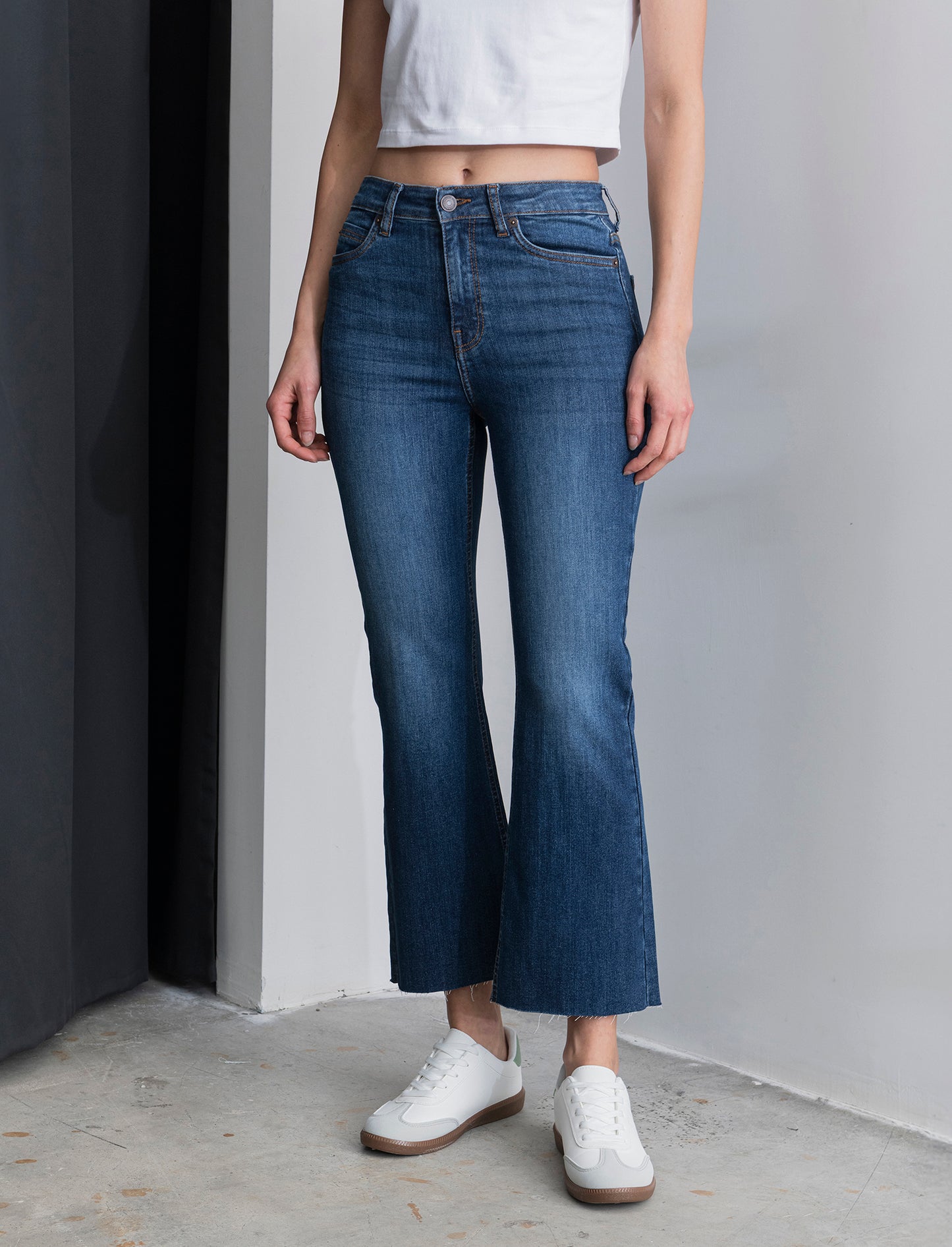 JEANS CROPPED FLARE - DENIM SCURO