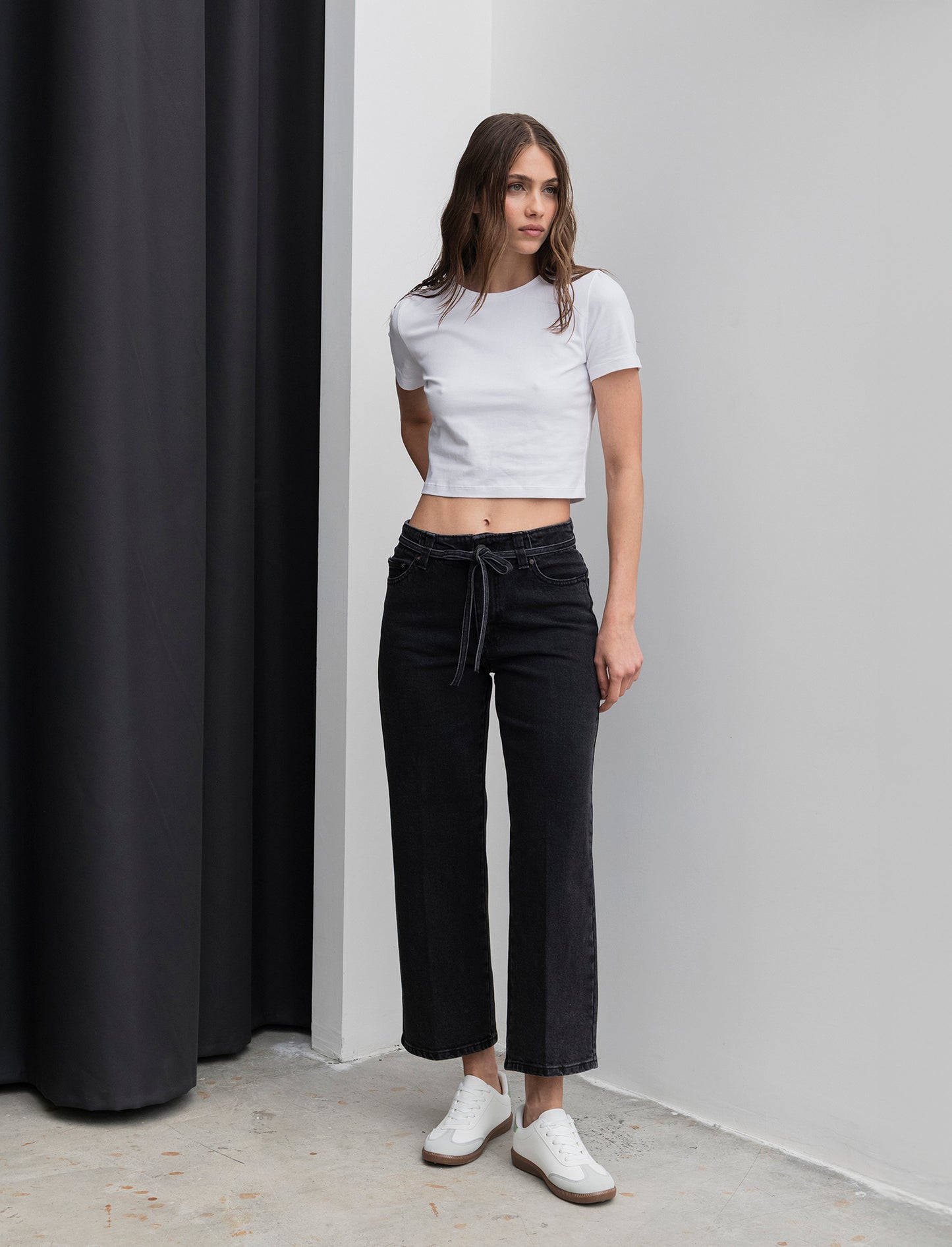 JEANS STRAIGHT CROP CON CINTURA IN TESSUTO - Grigio