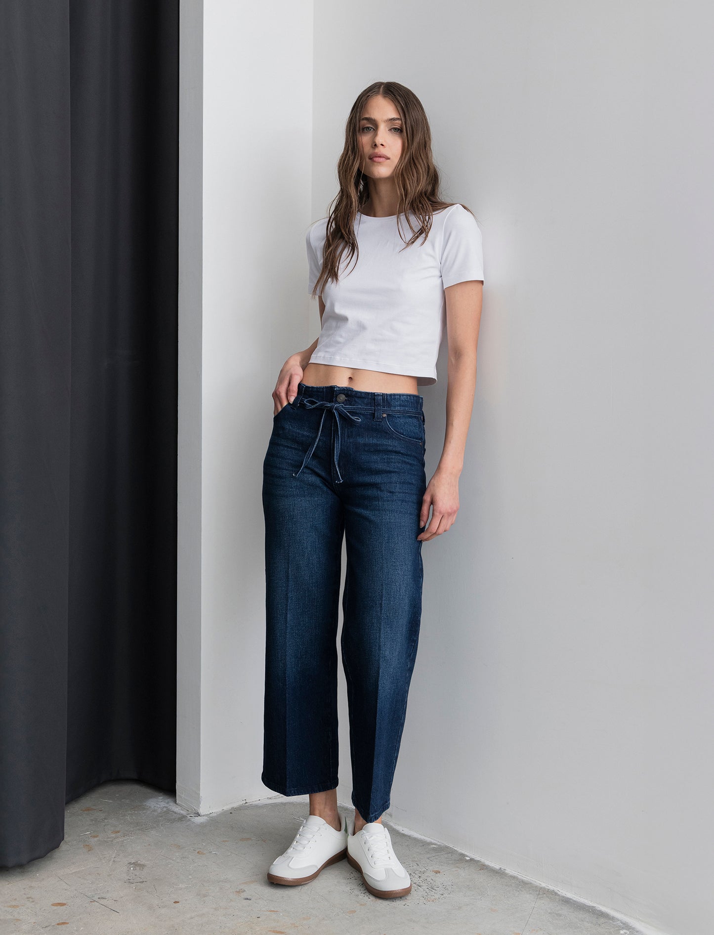 JEANS STRAIGHT CROP CON CINTURA IN TESSUTO - Denim