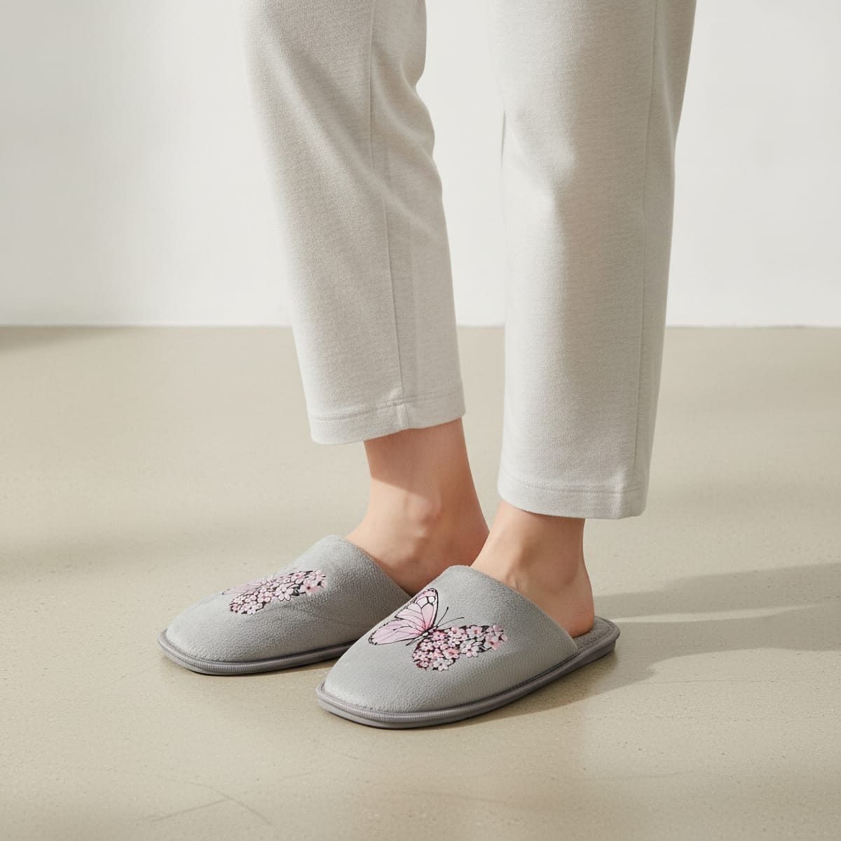 Butterfly print slipper - Grey