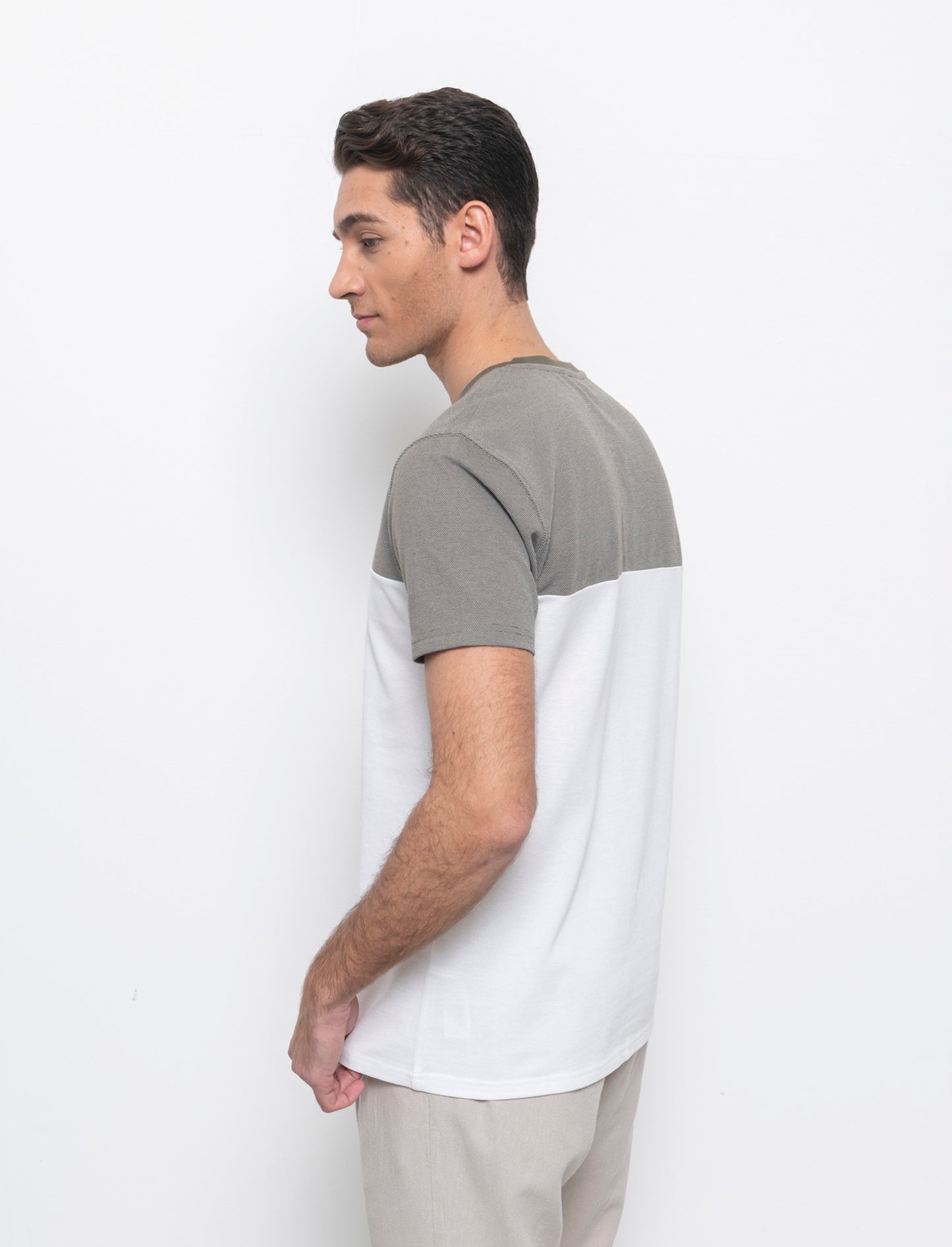 T-shirt in piquet bicolore da uomo - Verde kaki