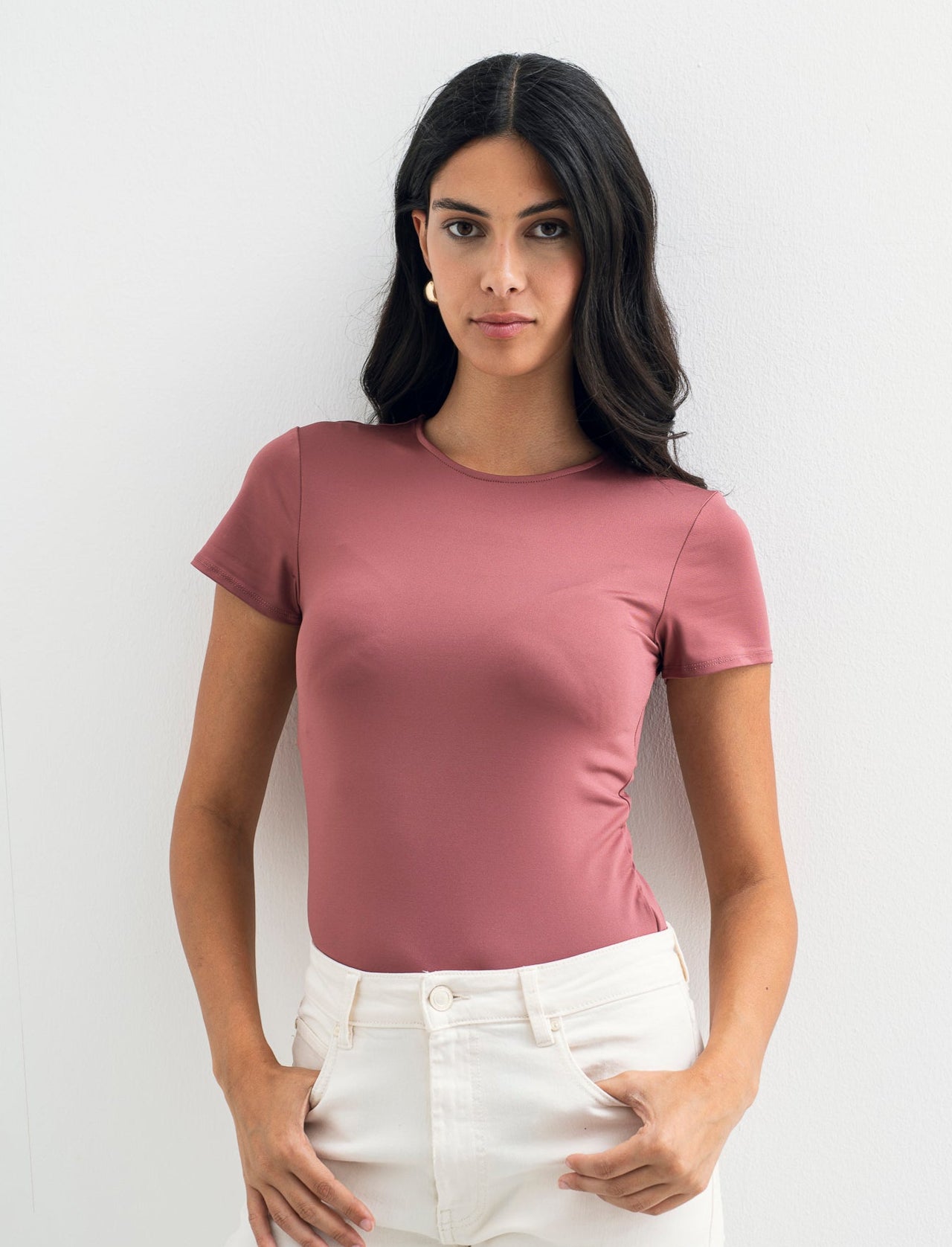 T-SHIRT CON TESSUTO ELASTICO - Rosso mattone