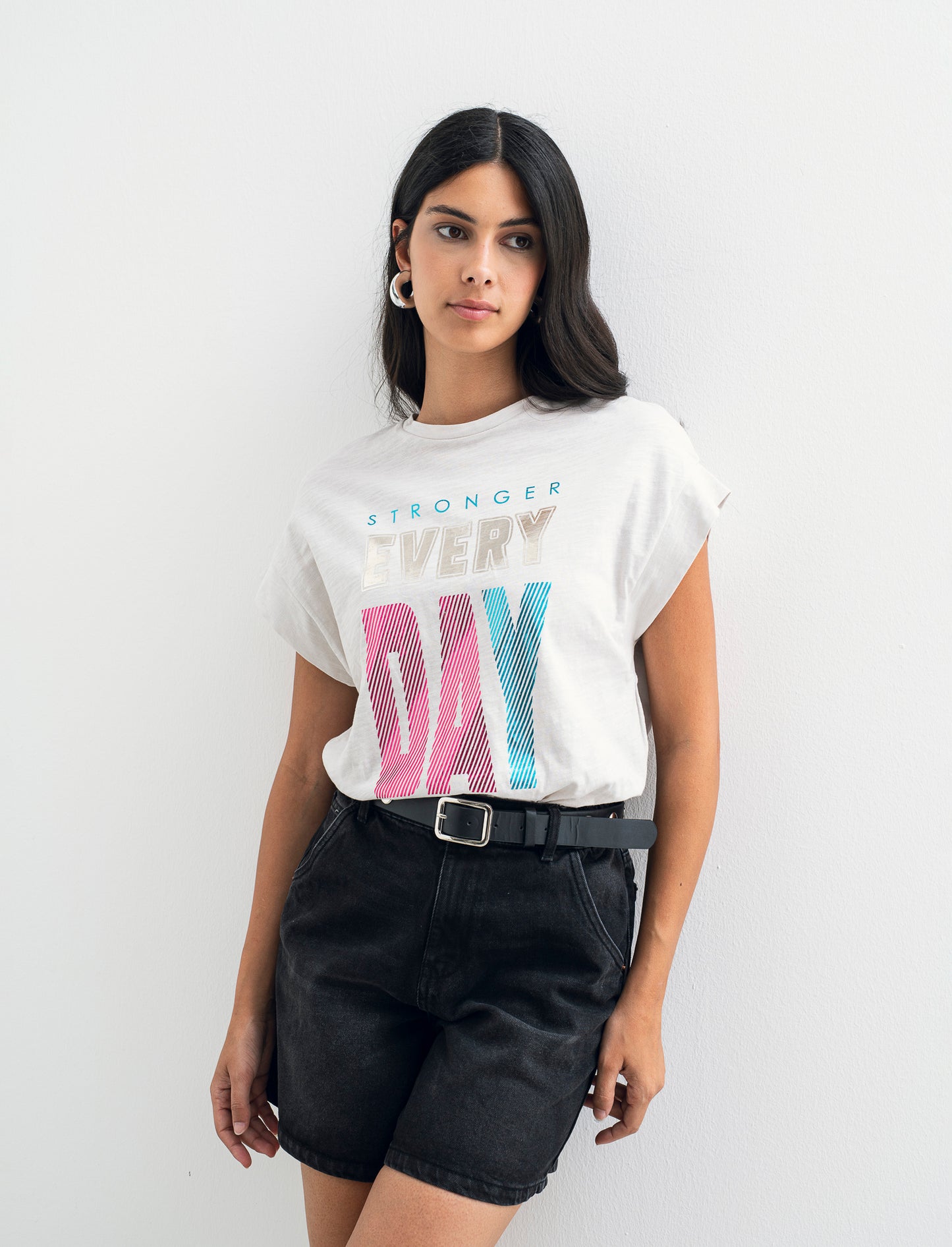 T-SHIRT CON MANICA AD ALETTA - Bianco gesso