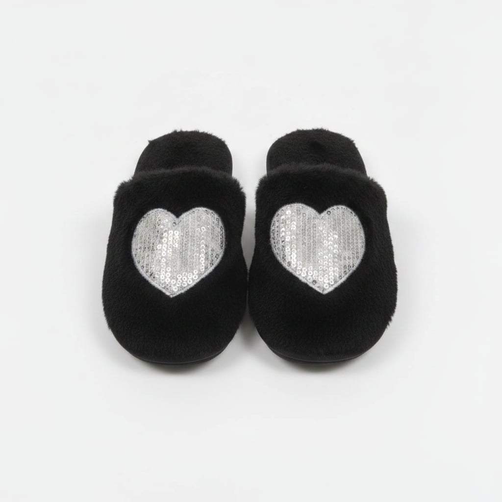 Furry effect slippers with heart - Black