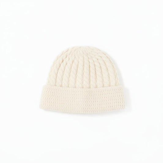 Hat with braids and cuff - White