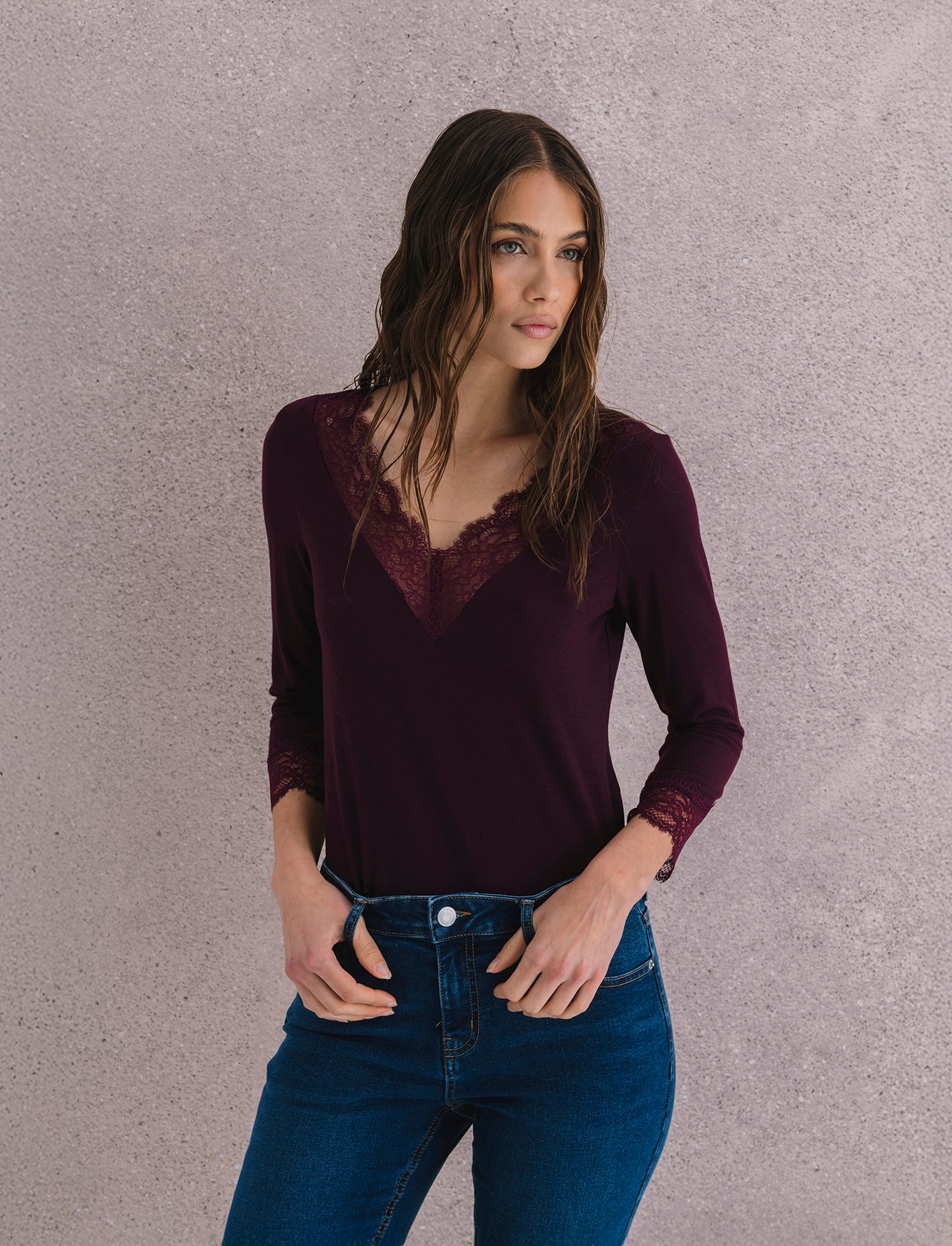 T-SHIRT CON PIZZO - Bordeaux