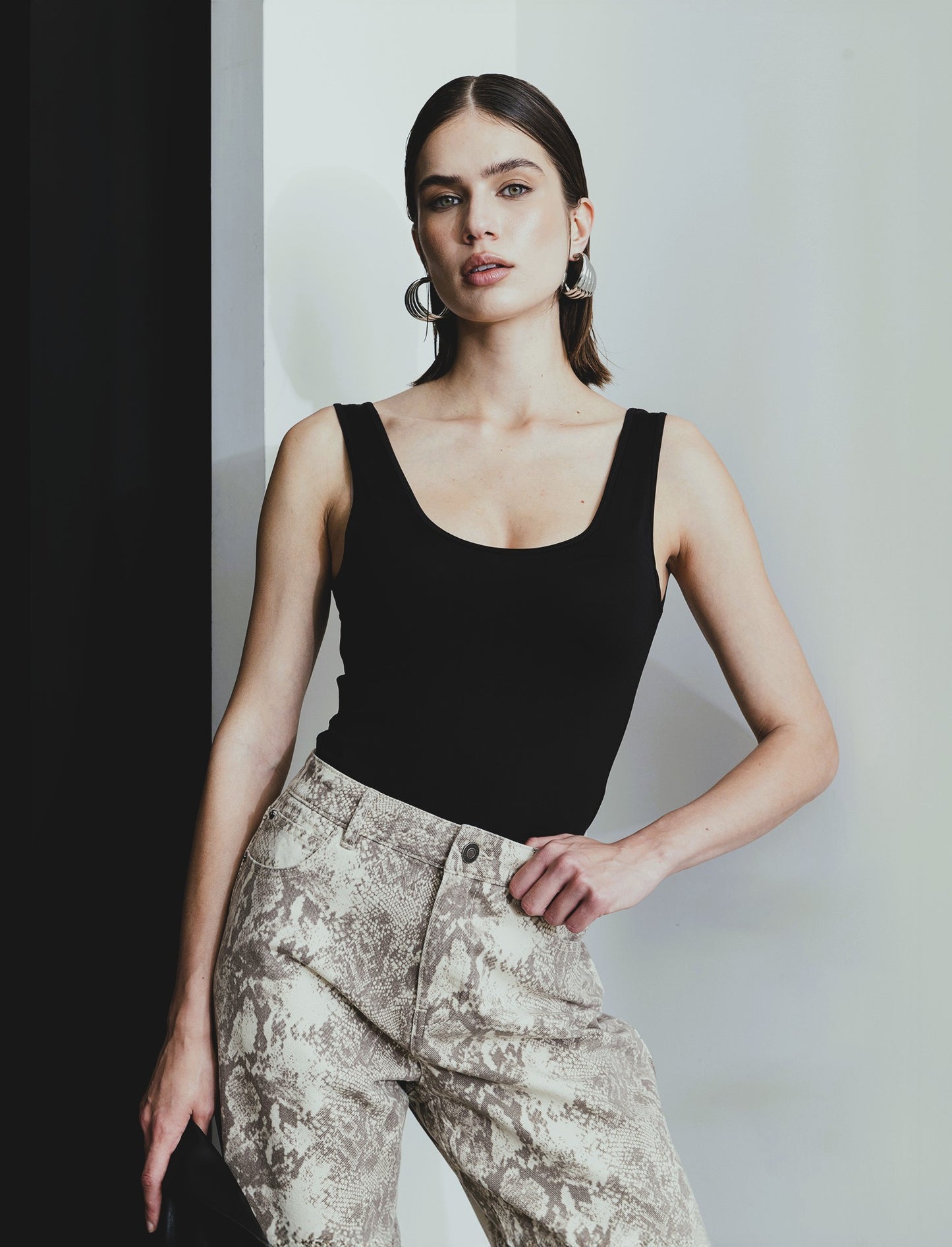 BODY SCOLLO A V - Nero