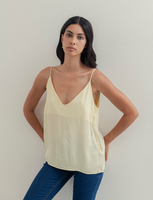 TOP CON SCOLLO A V - Giallo