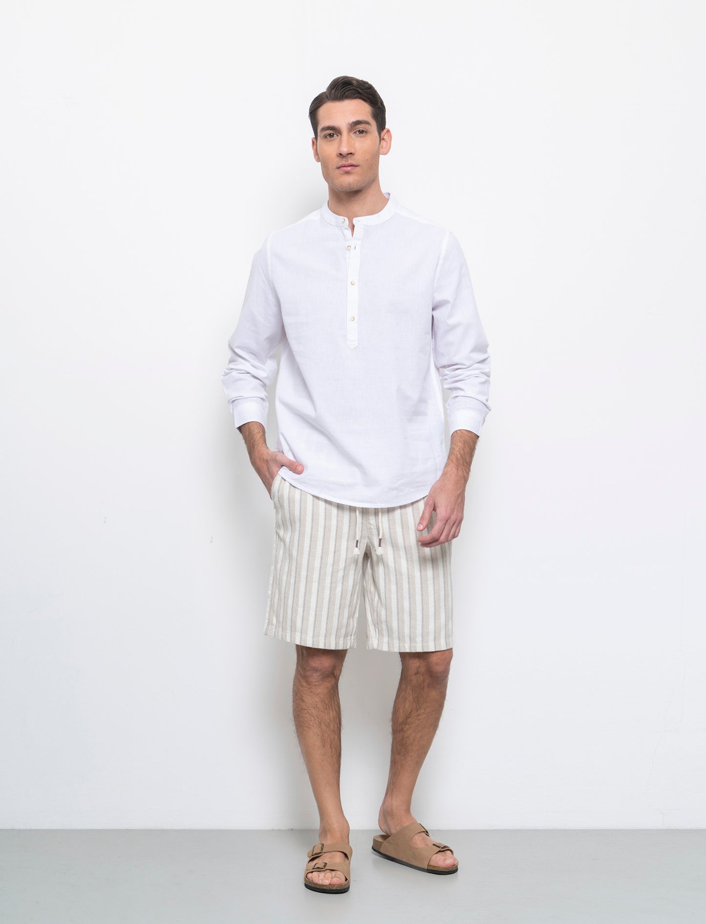 Bermuda a righe effetto lino da uomo - Beige