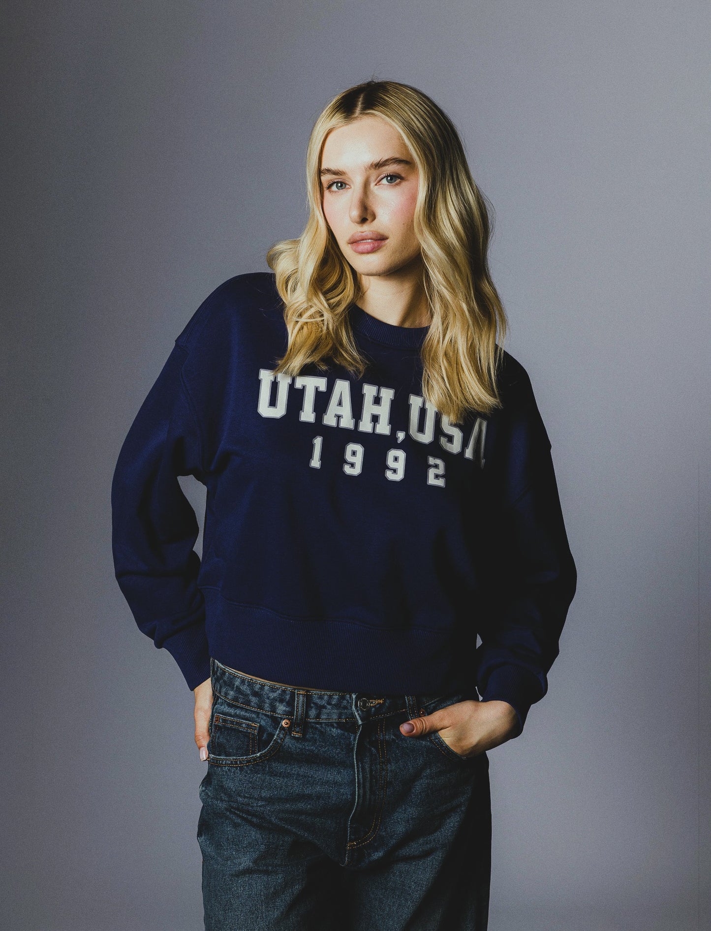 FELPA CROP CON STAMPA - Blu scuro