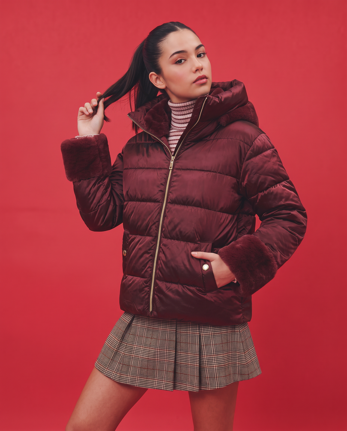 Elegant padded jacket with fur - Red