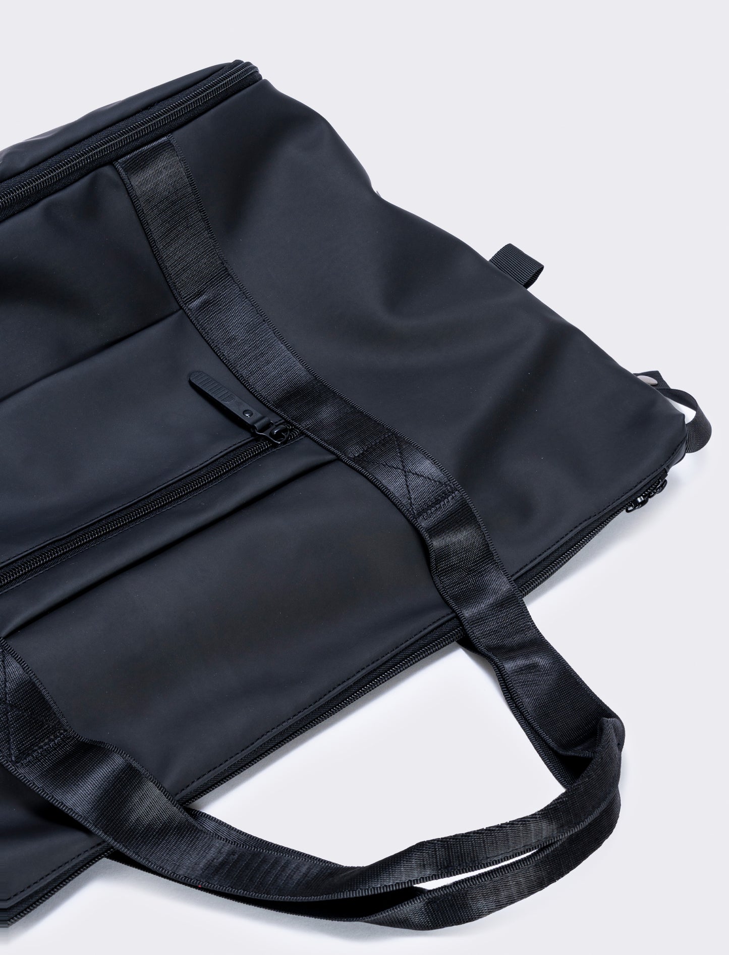 Elegant rubberized effect men's duffel bag - Black