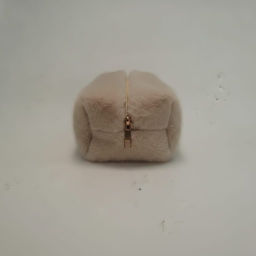 Necessaire in Finta Pelliccia Montone - Beige