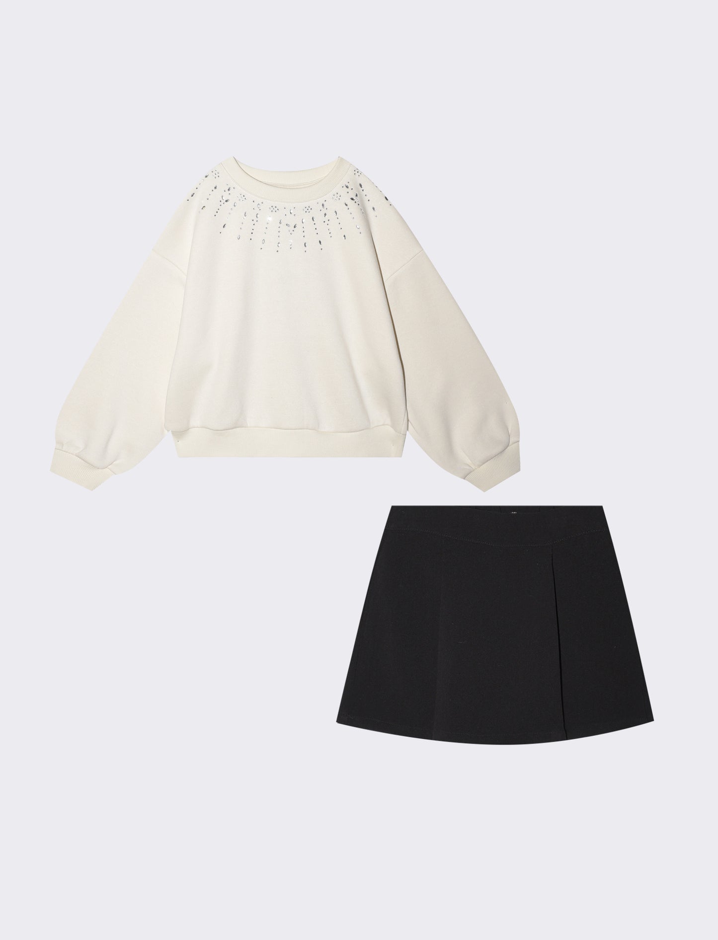 Two-piece set: sweatshirt and shorts that look like a skirt - White