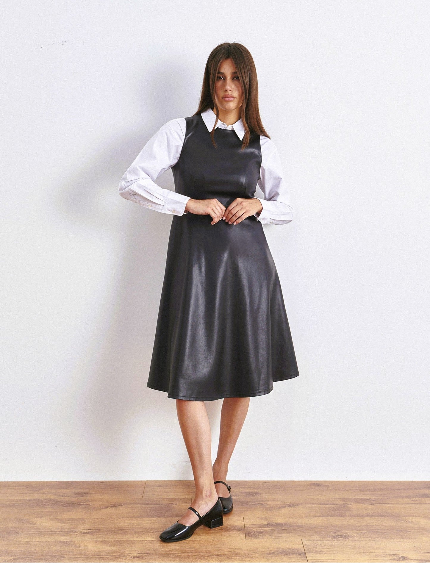 VESTITO IN TESSUTO EFFETTO PELLE - Nero