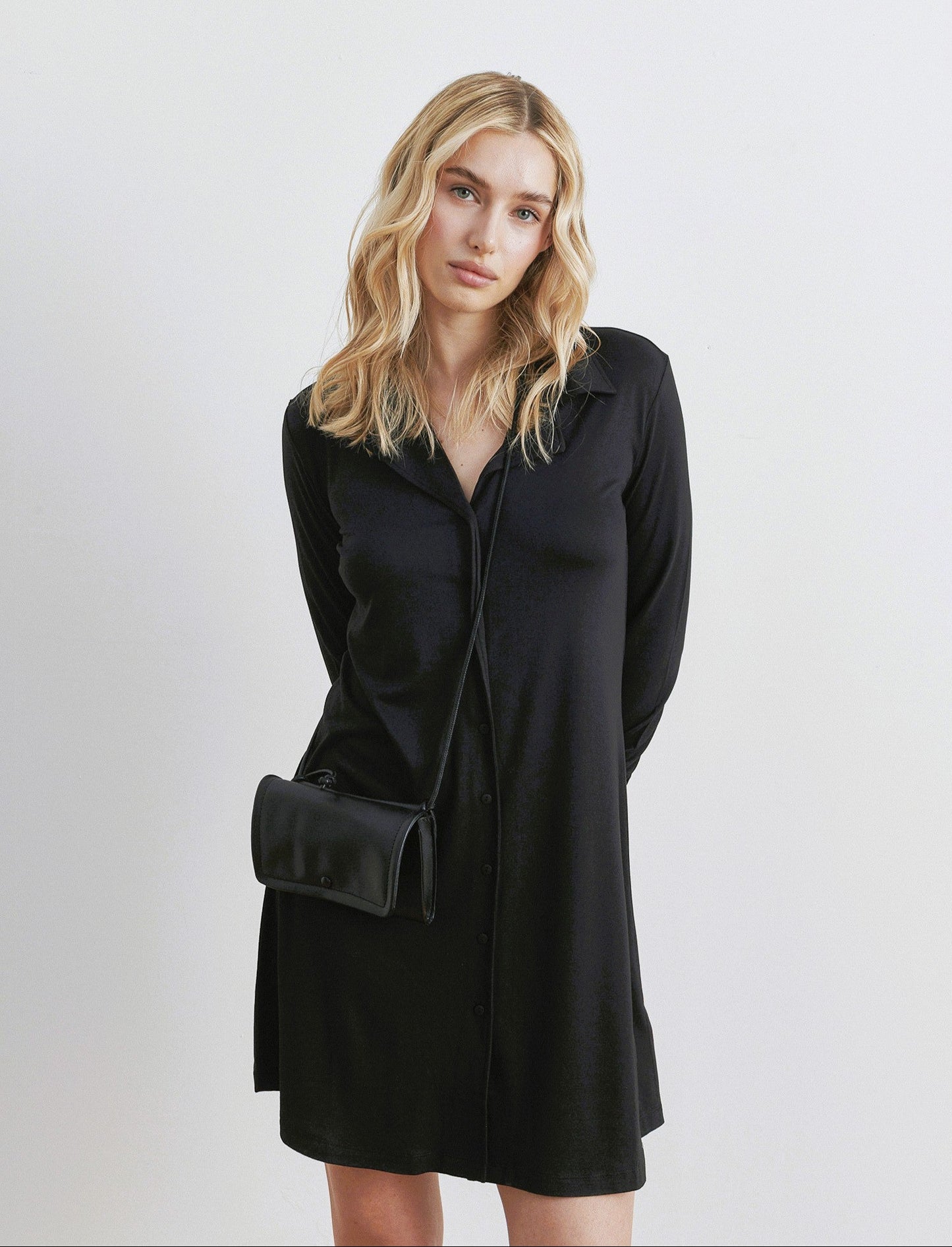 CHEMISIER CORTO IN MAGLINA - Nero