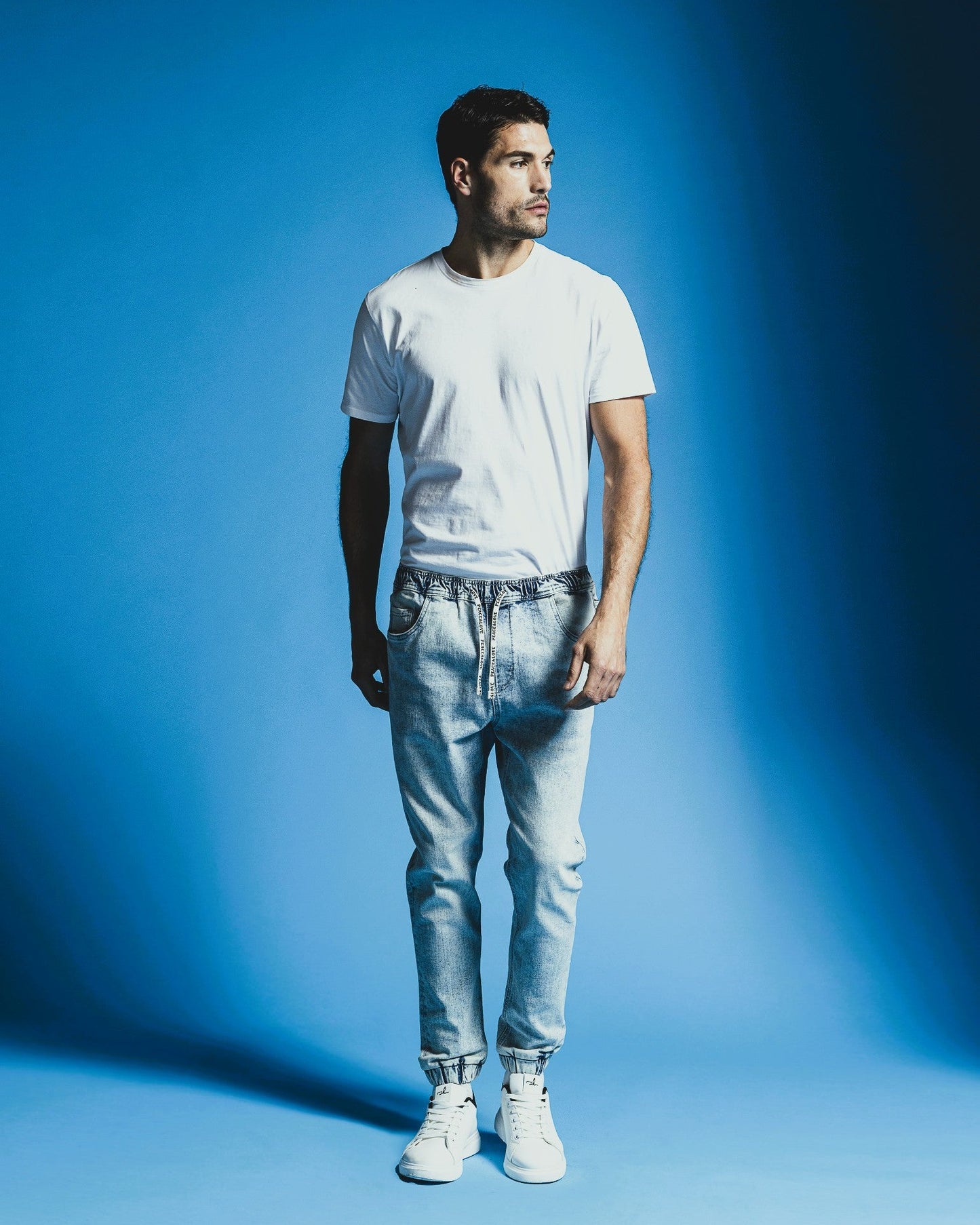JEANS CON VITA JOGGER - Denim chiaro