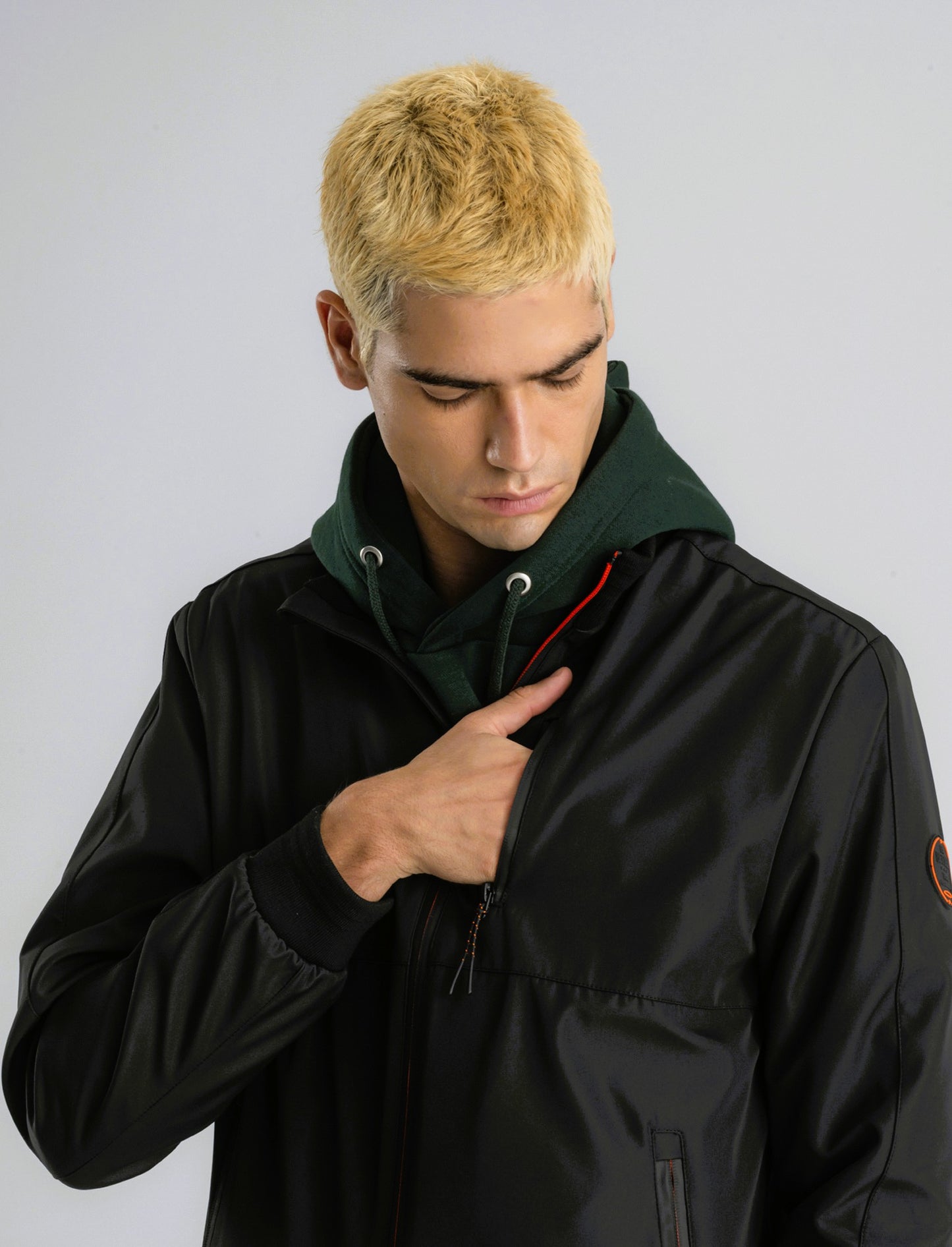 GIUBBOTTO ANTIVENTO - Nero