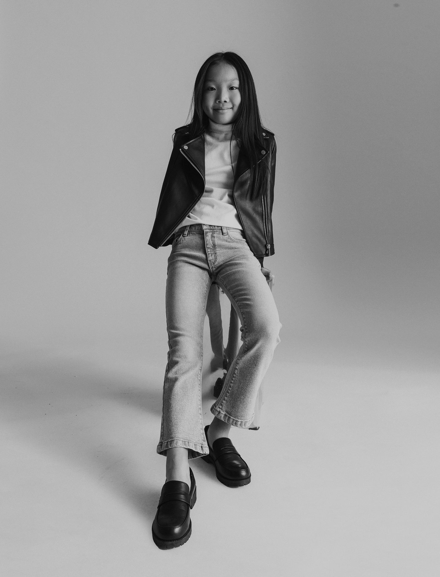 Jeans bambina flare fit. - Grigio