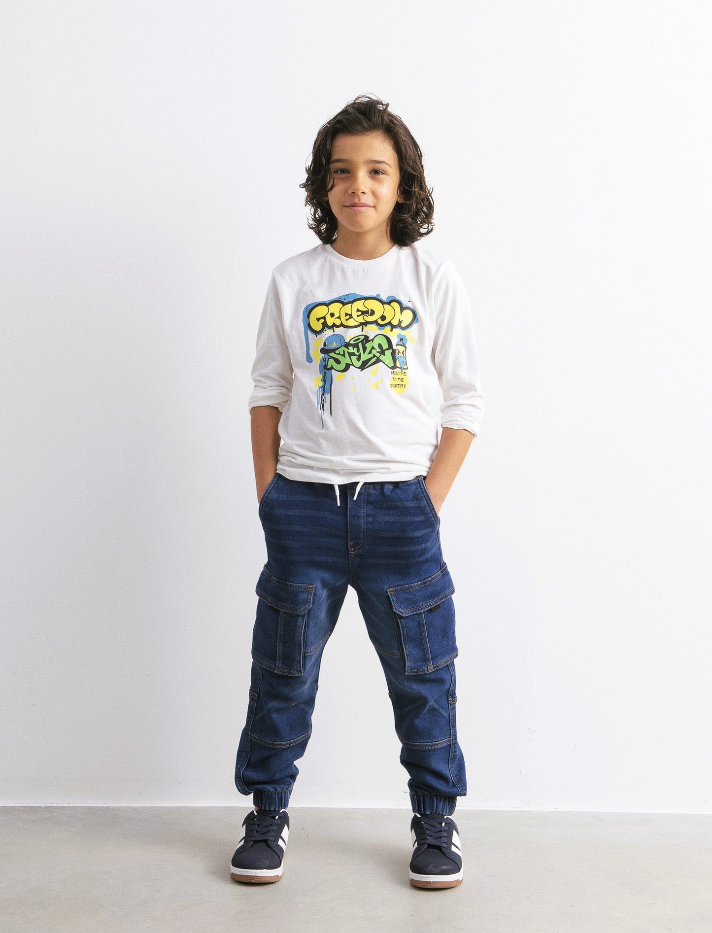 Jogging in denim con tasconi. - Denim