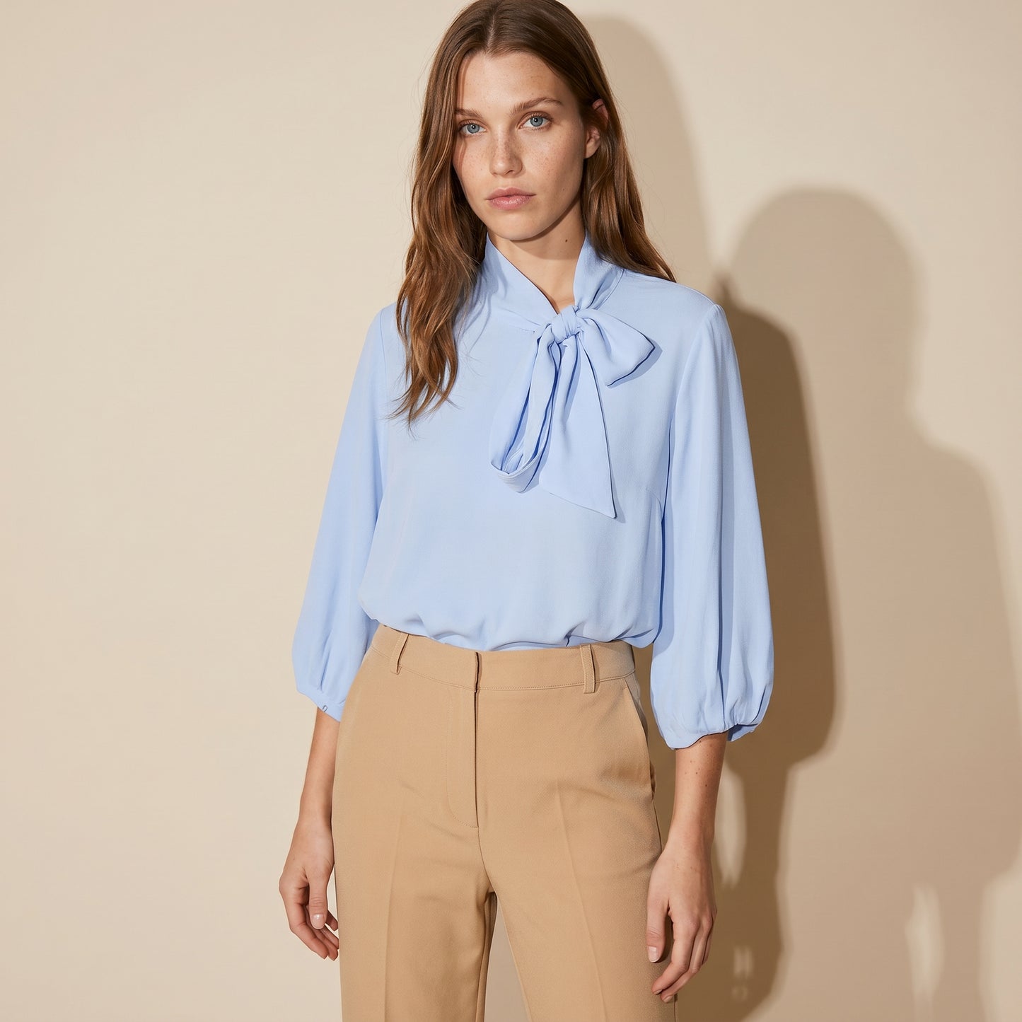 Cropped blouse with bow and 3/4 sleeves - Sky blue