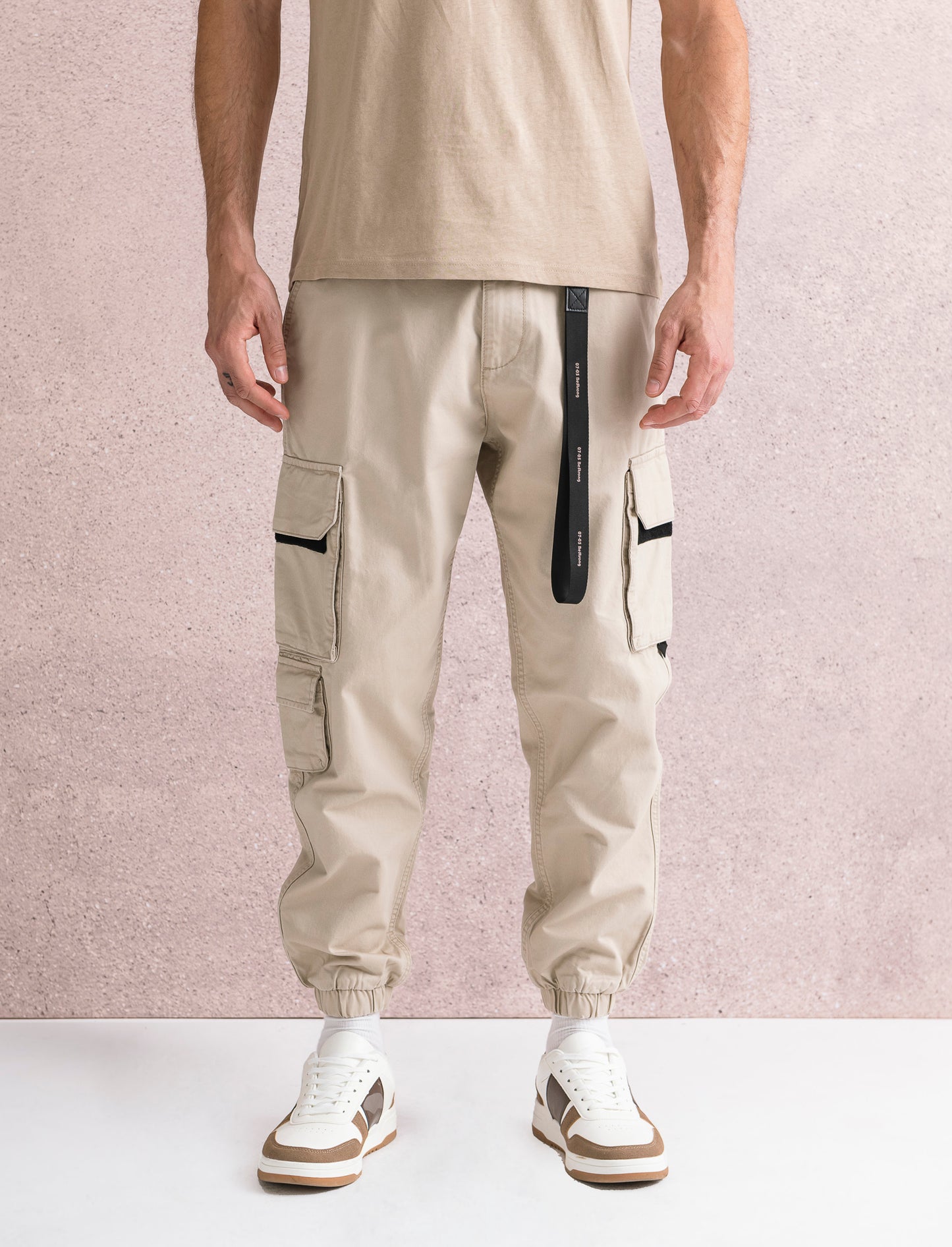 PANTALONI CARGO FIT CON ACCESSORIO - Beige
