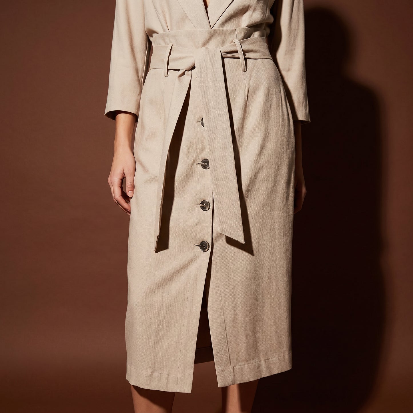 Gonna midi con bottoni e cintura vita - Beige