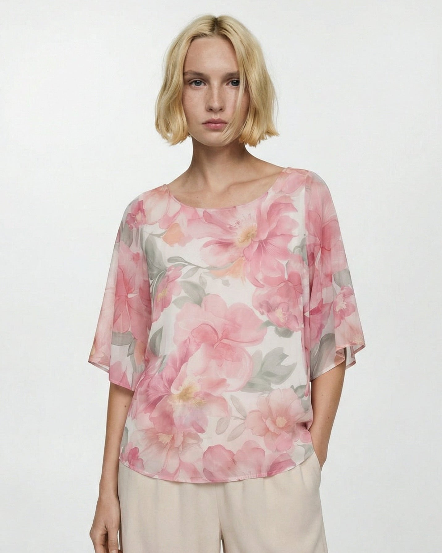 Soft blouse with three-quarter sleeves - 