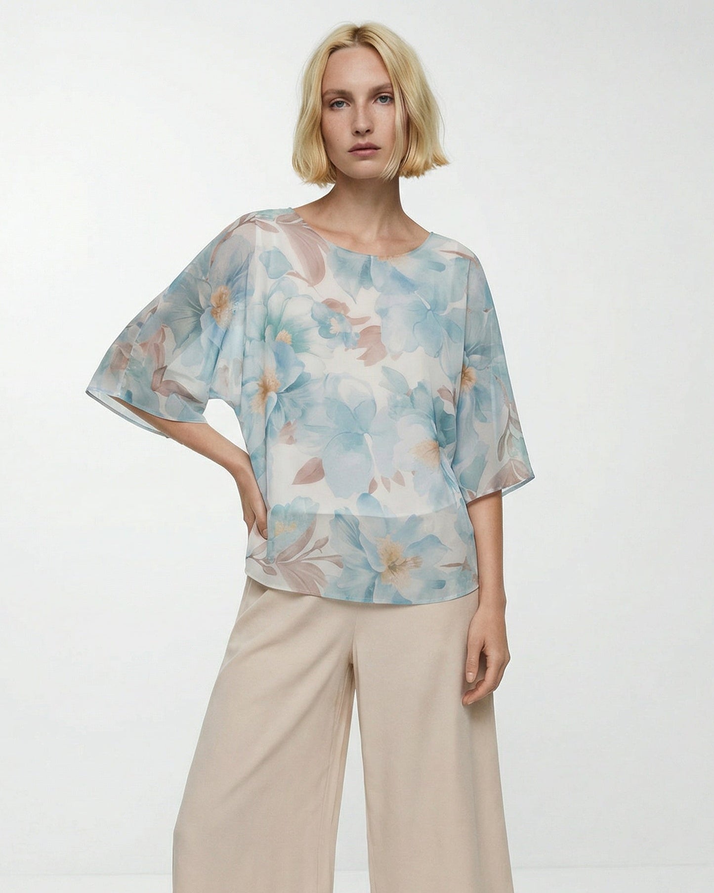 Soft blouse with three-quarter sleeves - 