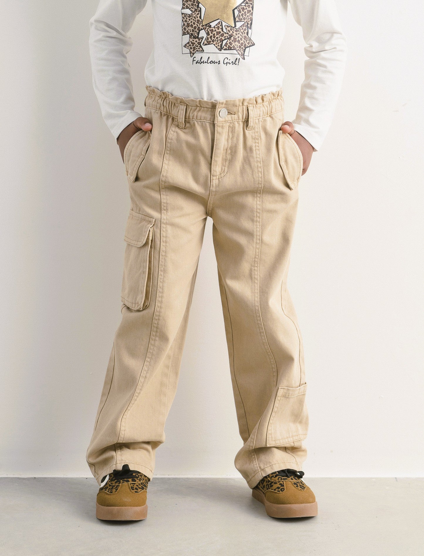 Pantaloni gamba ampia con tasche. - Beige