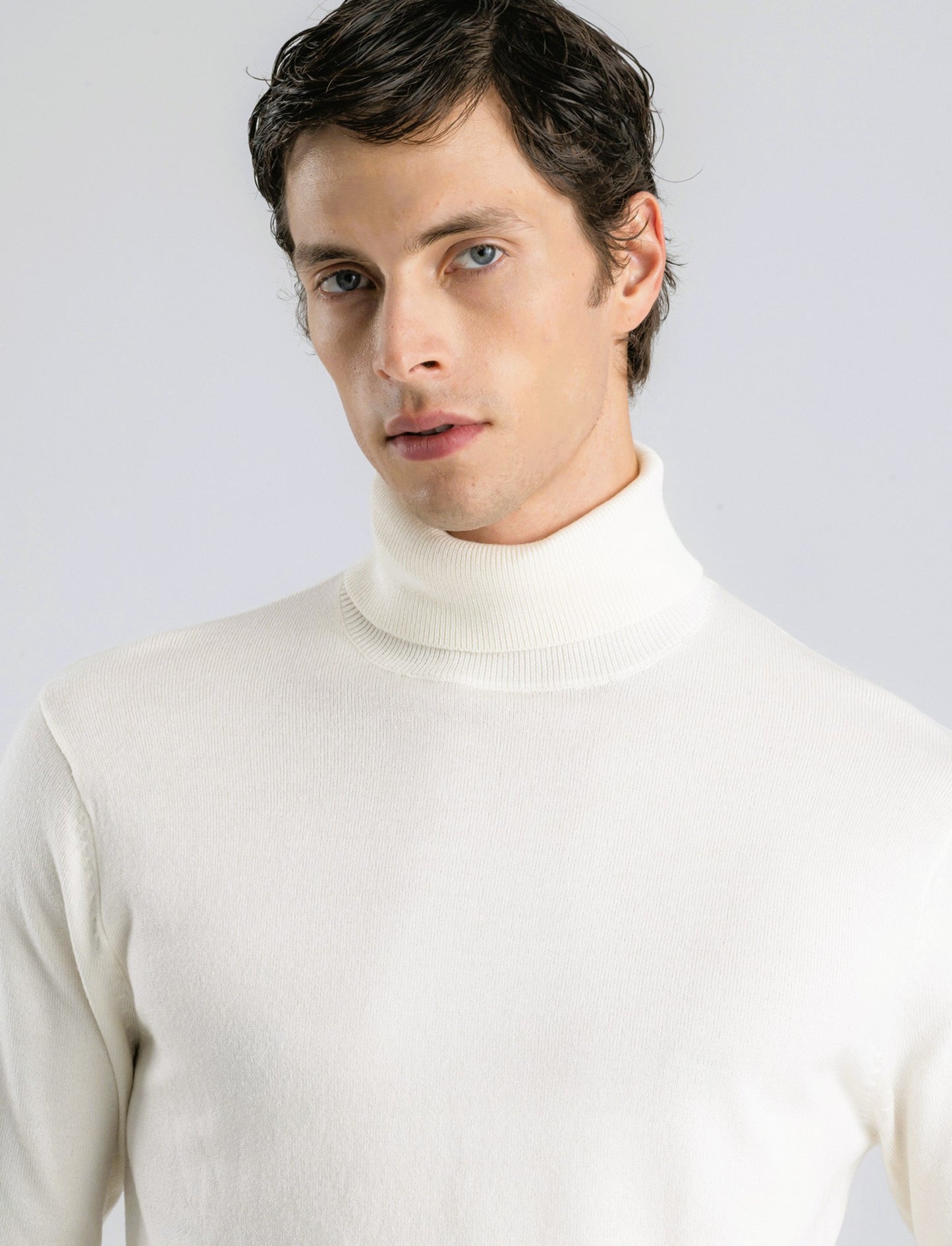 MAGLIA COLLO ALTO SLIM FIT - Bianco