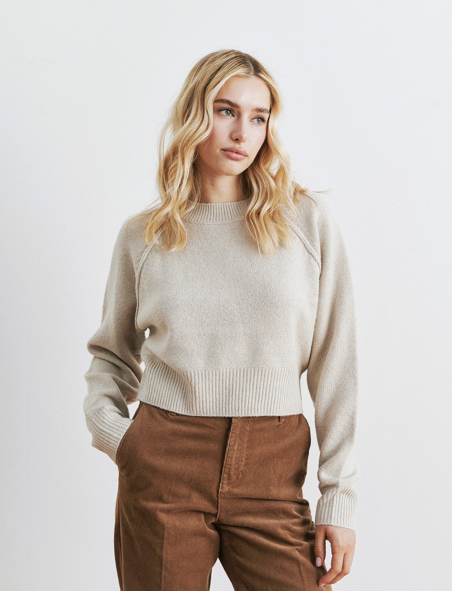PULLOVER CROP CON CUCITURE IN RILIEVO - Beige grano