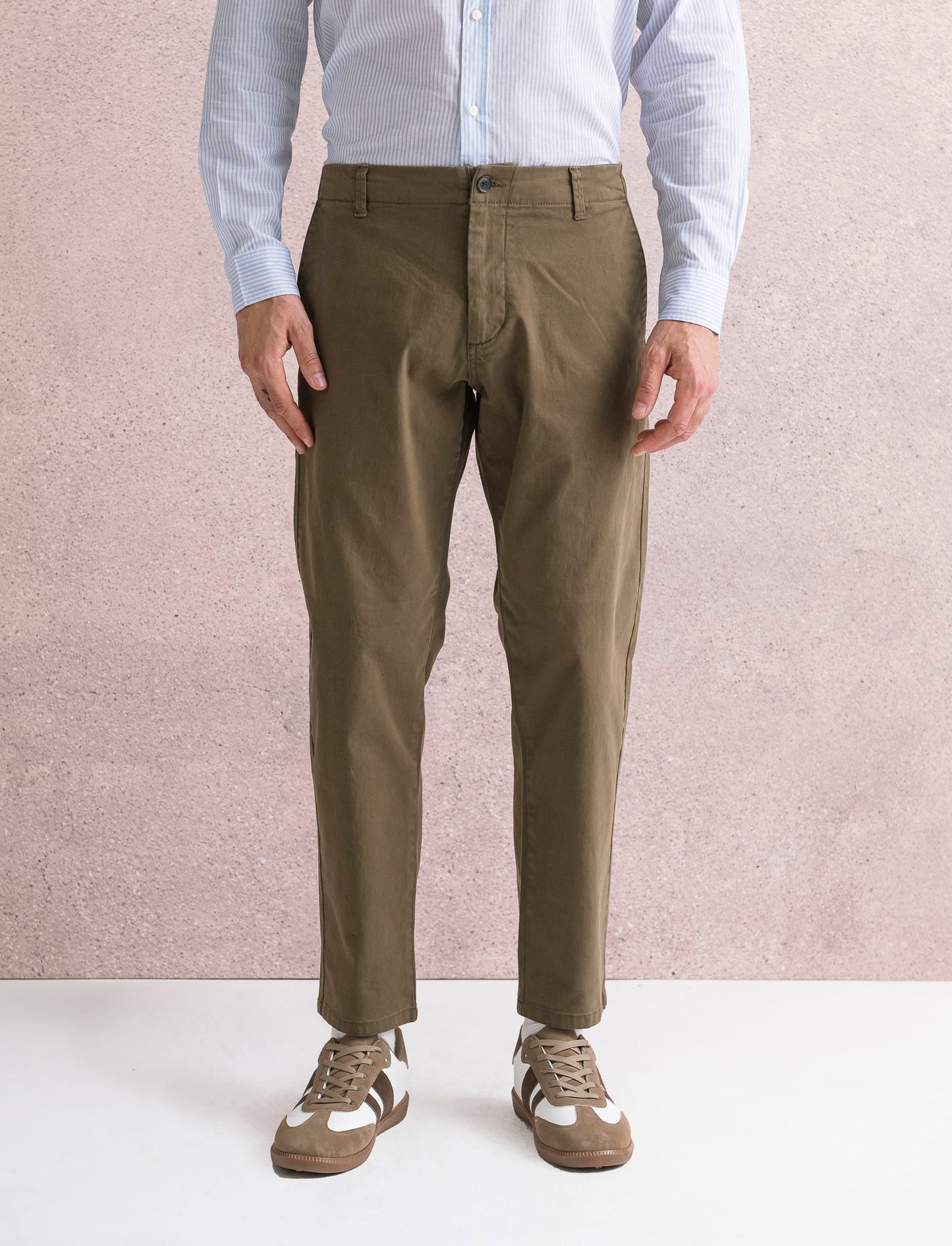 PANTALONI CHINO REGULAR FIT - Grigio fango